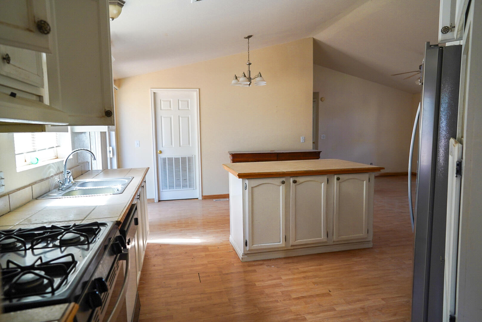 LEEDS TOWNSITE - Residential