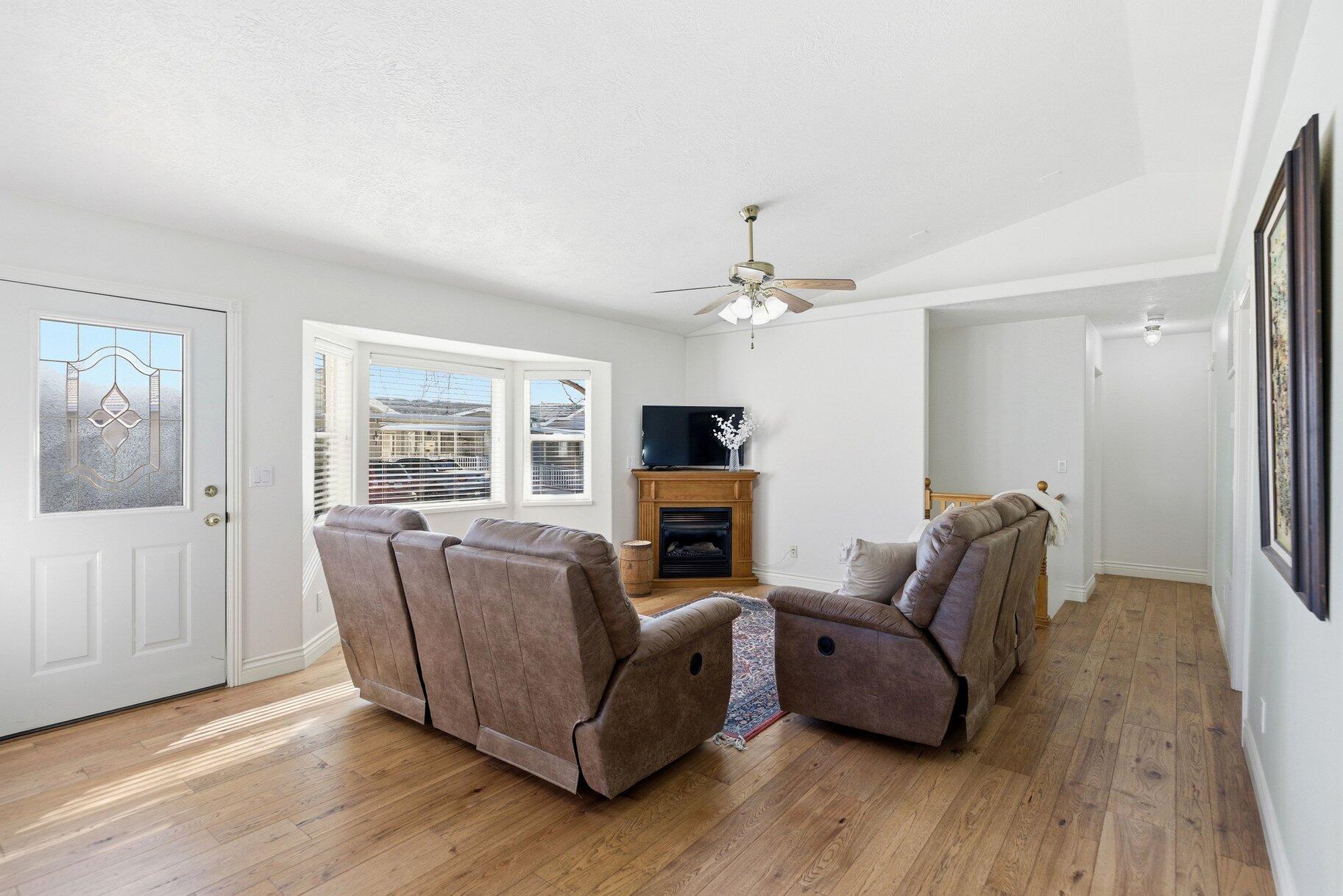 KINGS ROW ESTATES - Residential