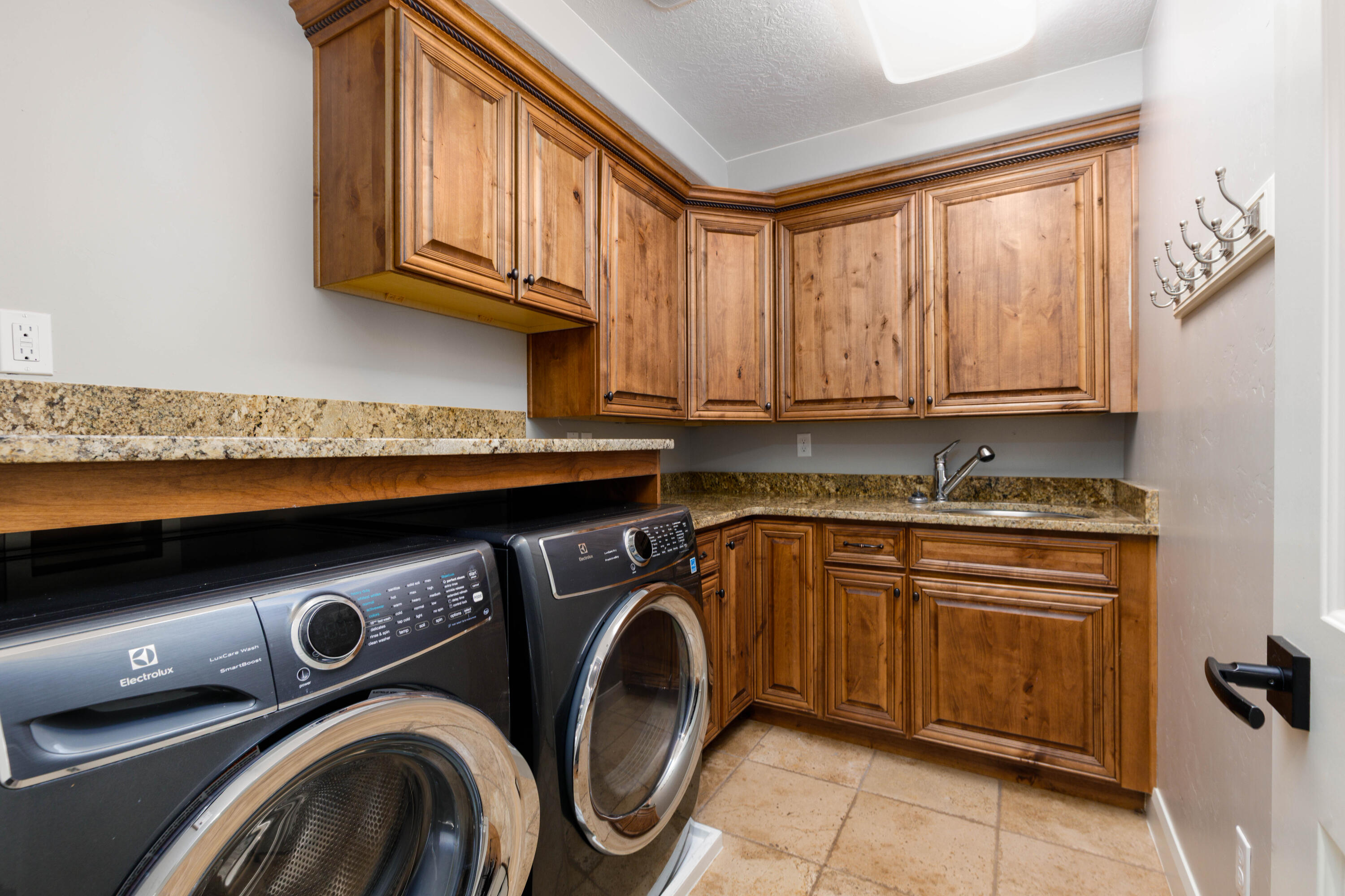 CANYON TRAILS AT DAMMERON VALLEY - Residential