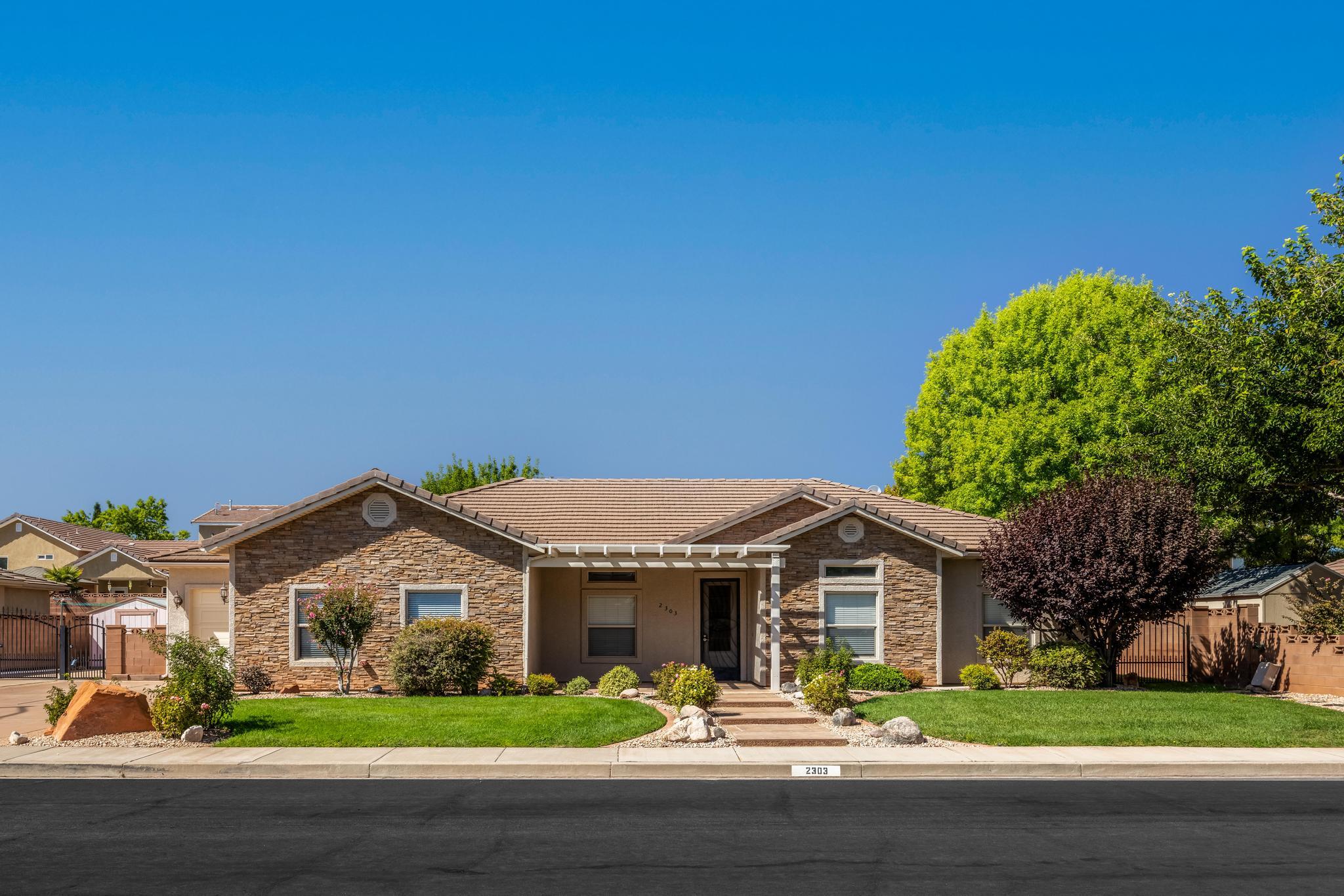 HEIGHTS WEST - Residential