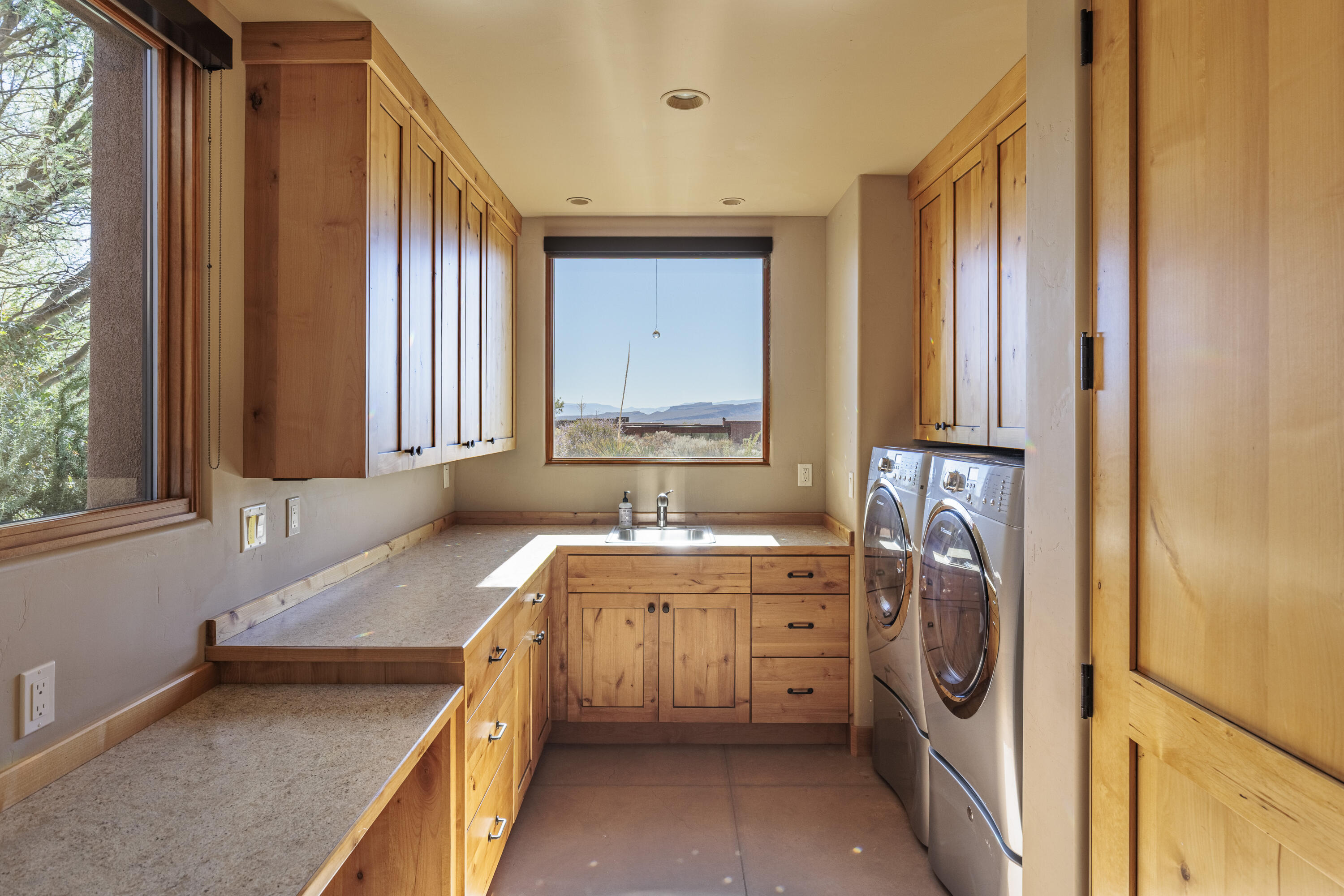 TAVIAWK - Residential