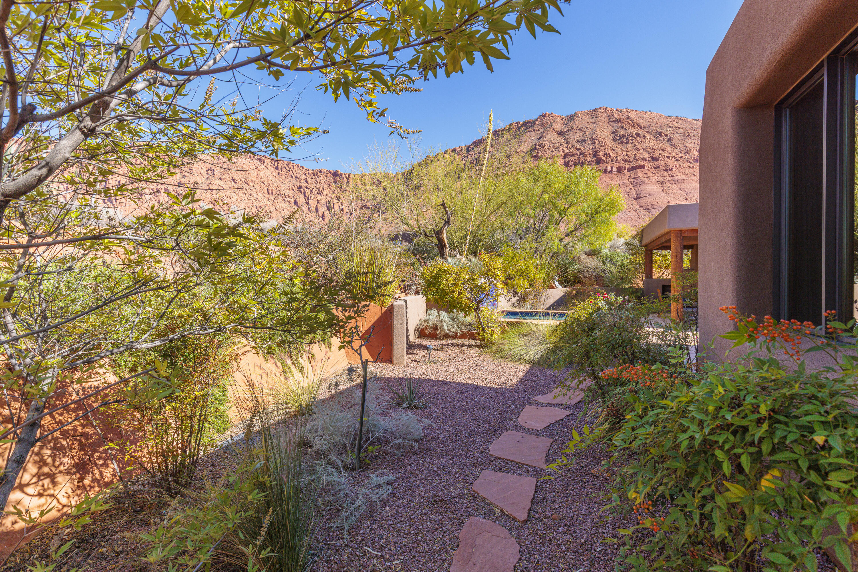 TAVIAWK - Residential