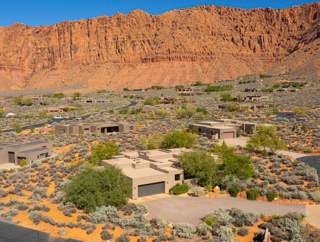 Photo of 476 W Morningstar Way, Ivins, UT 84738 (MLS # 25-266294)