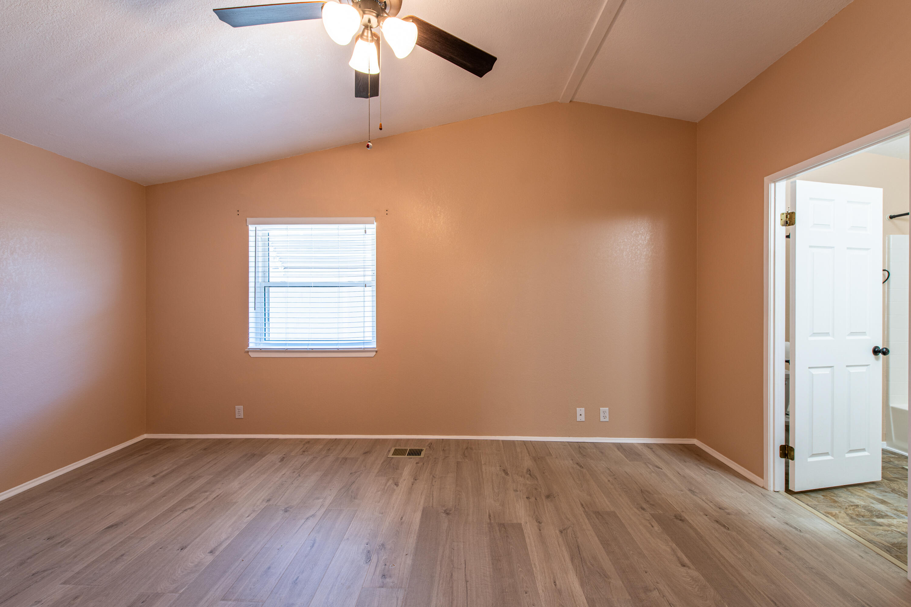 LAVA BLUFF MOBILE HOME PARK - Residential