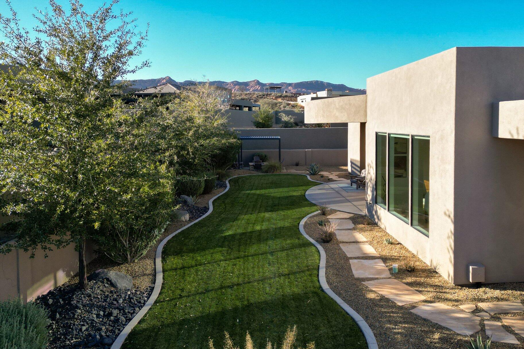 LEDGES OF ST GEORGE - Residential