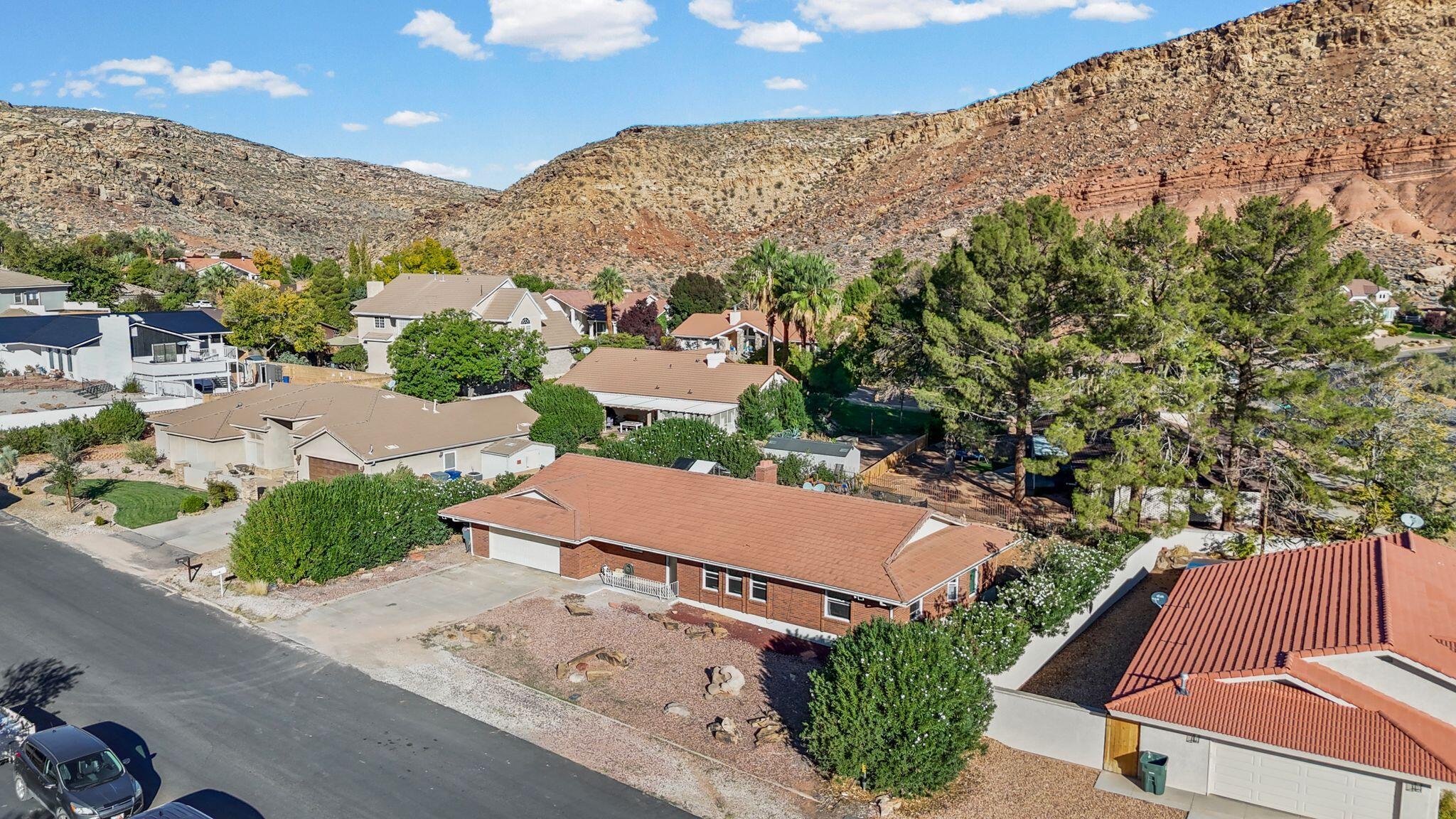 BLOOMINGTON COUNTRY CLUB - Residential