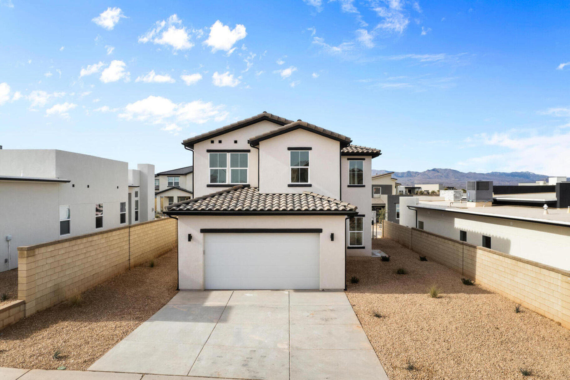 DESERT COLOR RESORT - Residential