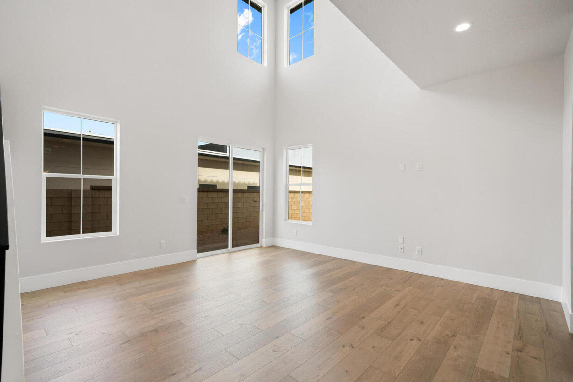 DESERT COLOR RESORT - Residential