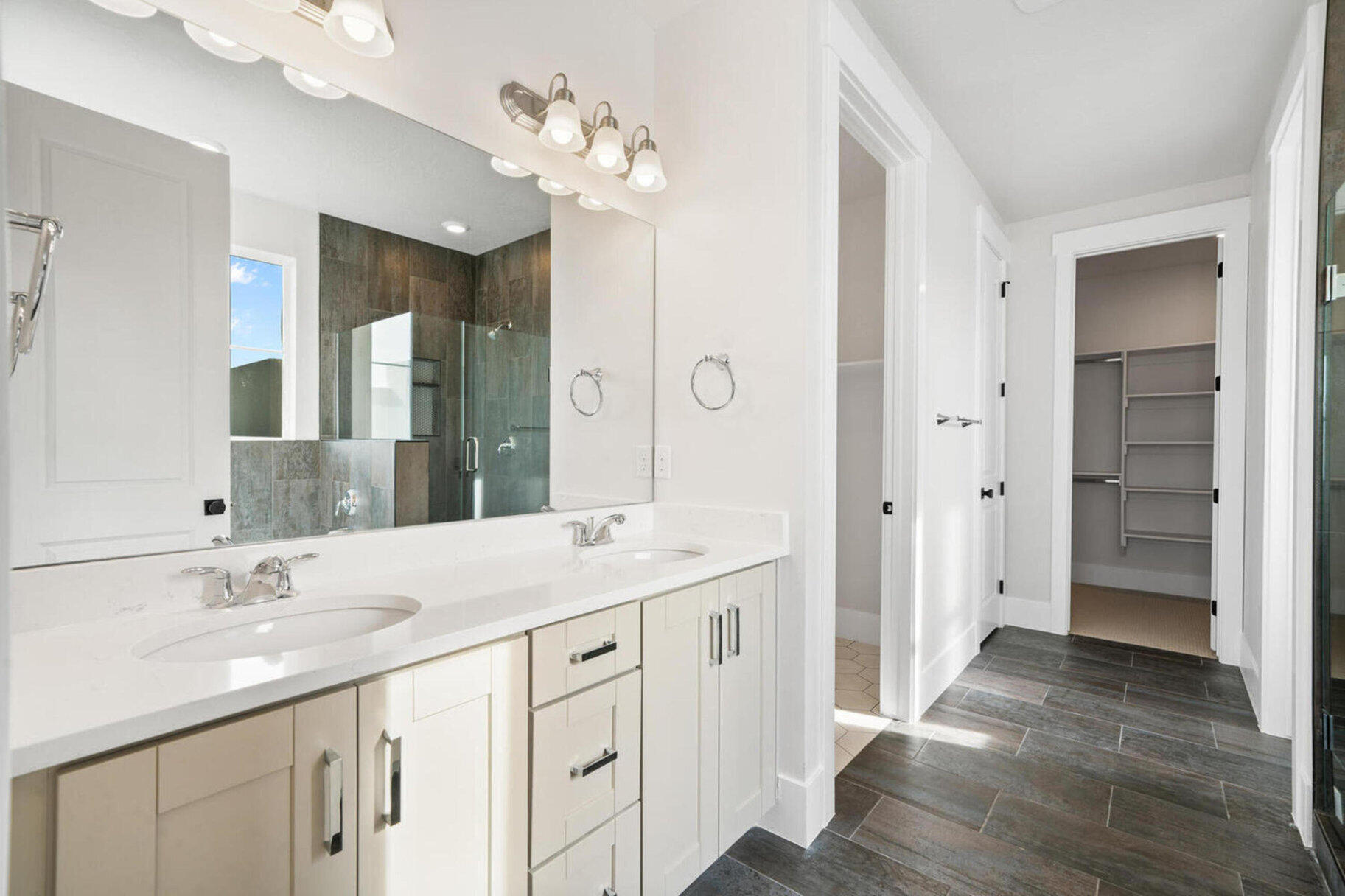 DESERT COLOR RESORT - Residential