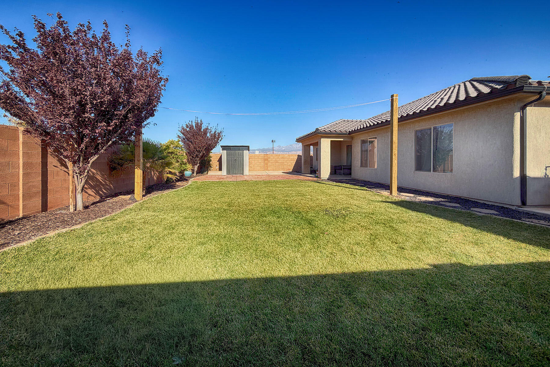 SUGAR PLUM IN THE FIELDS - Residential