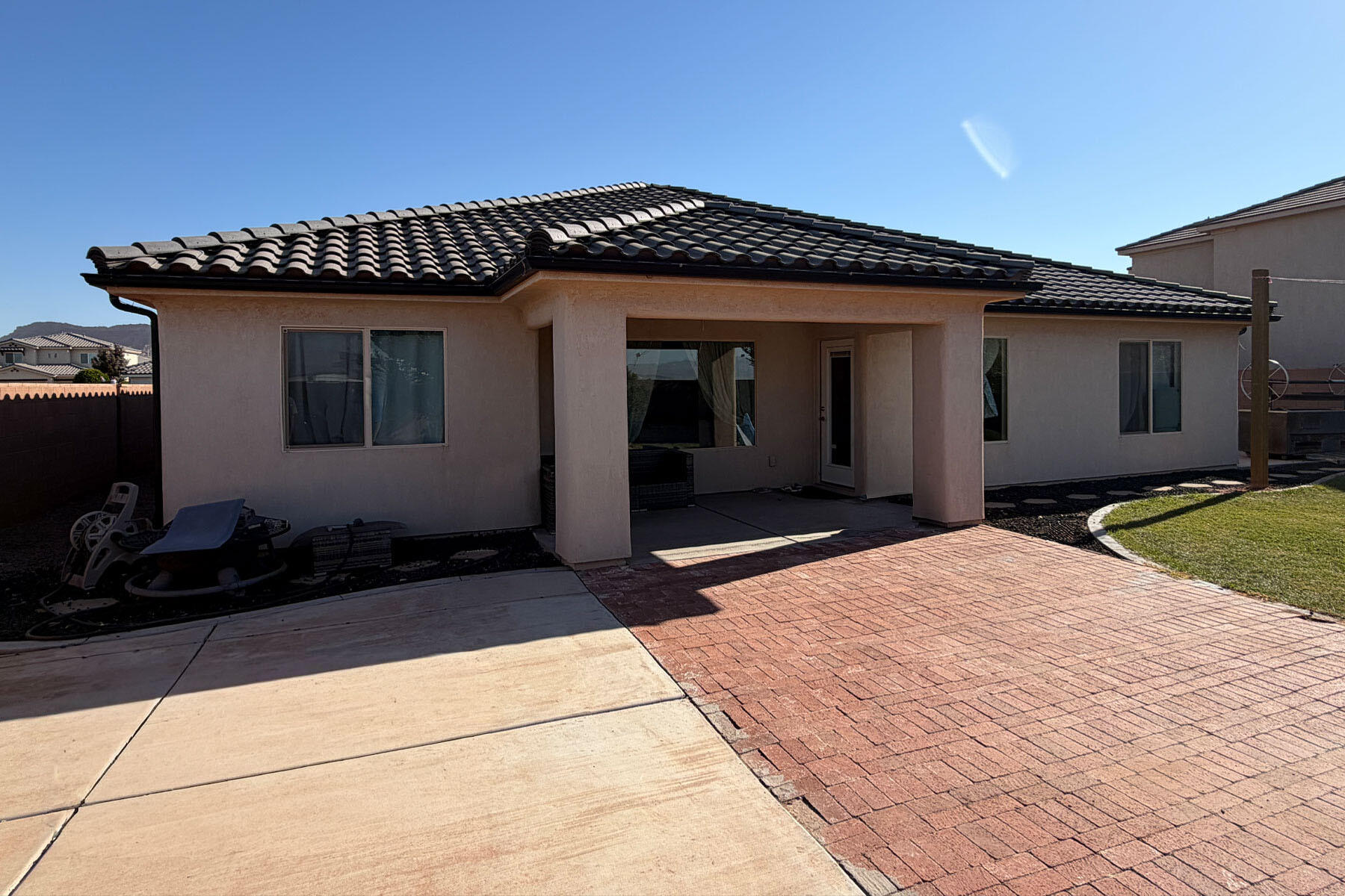 SUGAR PLUM IN THE FIELDS - Residential