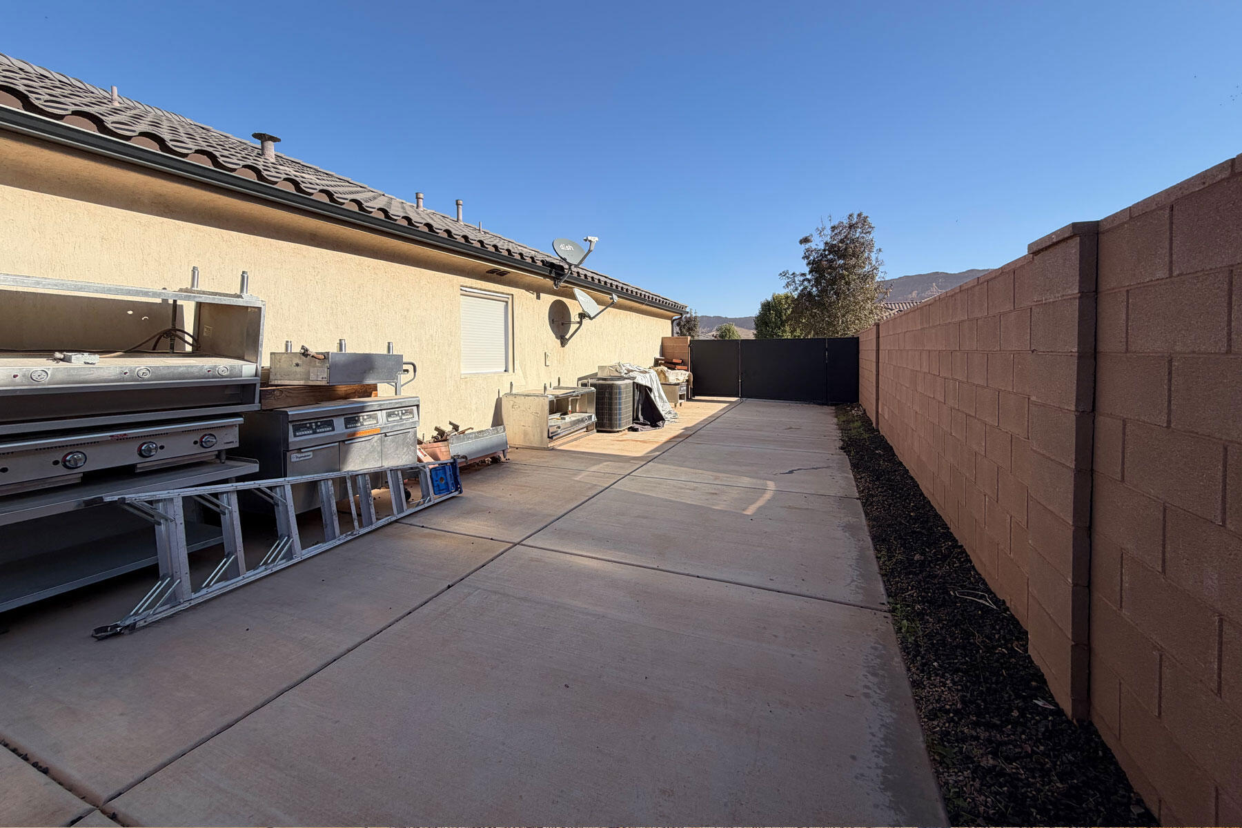 SUGAR PLUM IN THE FIELDS - Residential