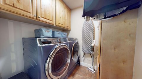 Tiny photo for 4005 S Carisa DR, Saint George, UT 84790 (MLS # 25-266183)