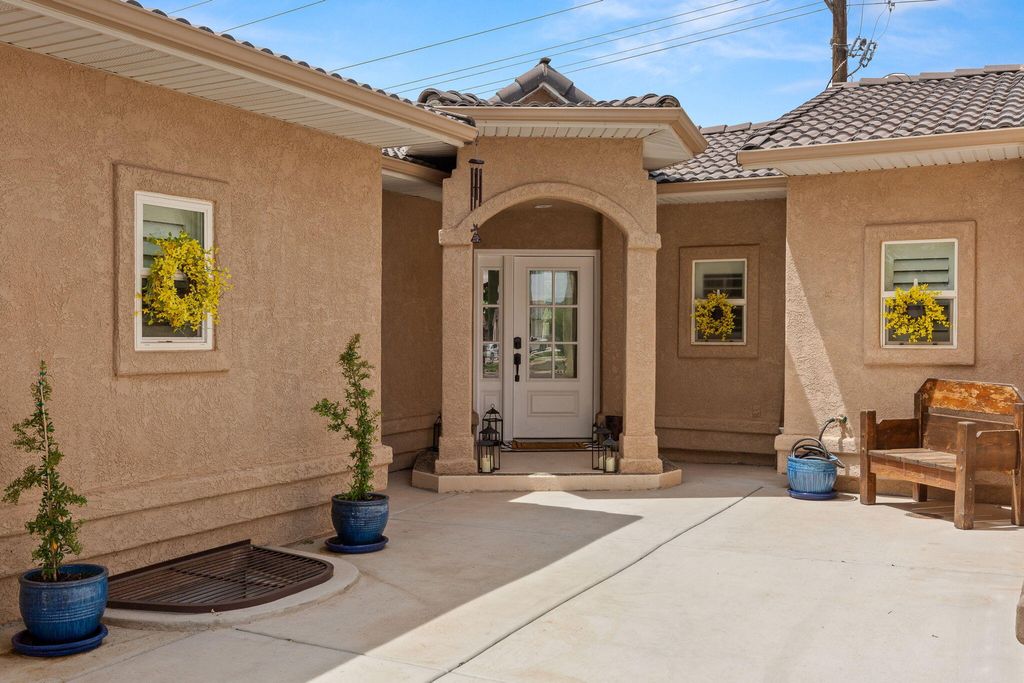 Photo of 1983 N CENTENNIAL CIR, Saint George, UT 84770 (MLS # 26-272414)