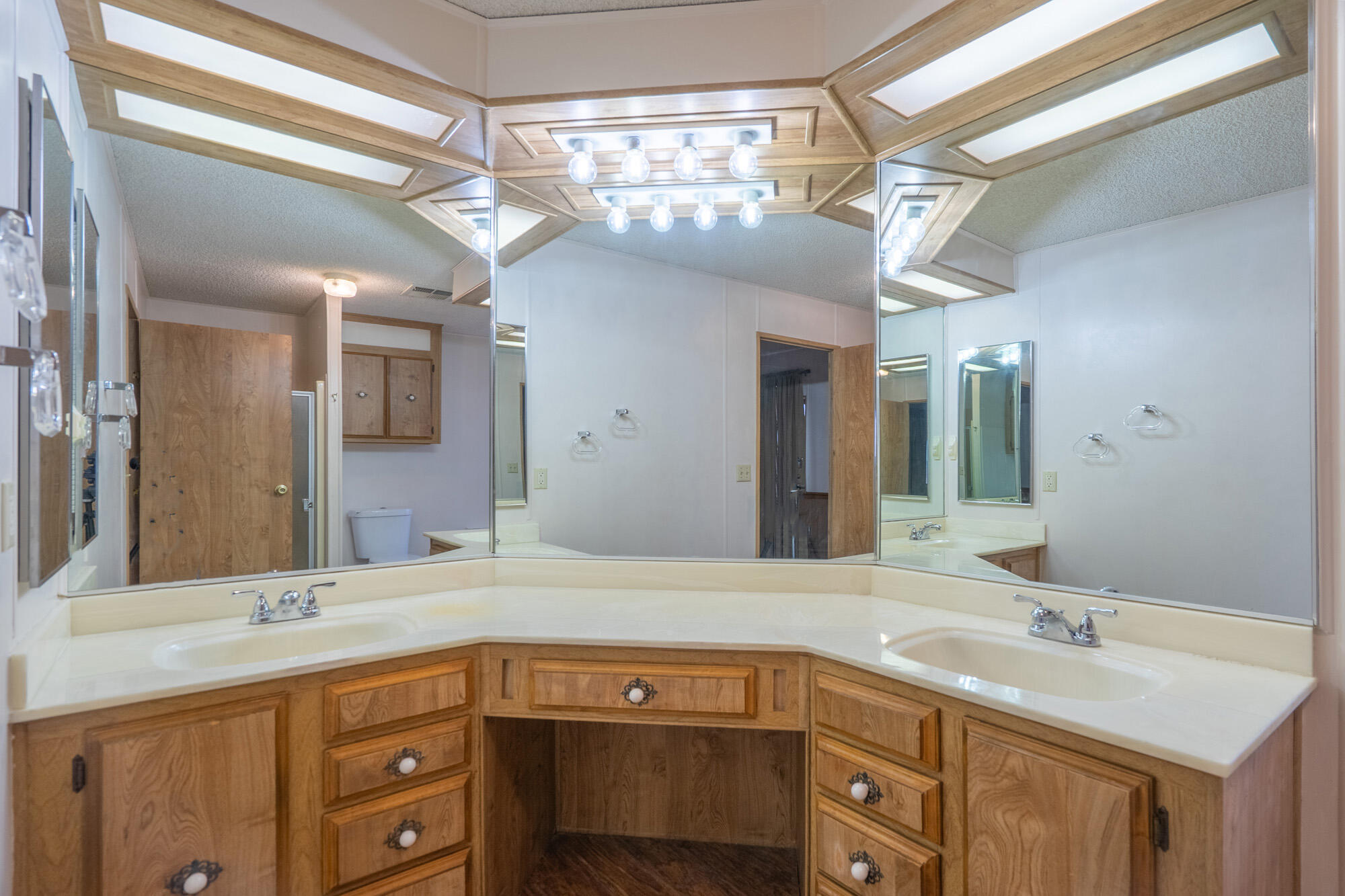 RAINBOW RIDGE MOBILE HOME PARK - Residential