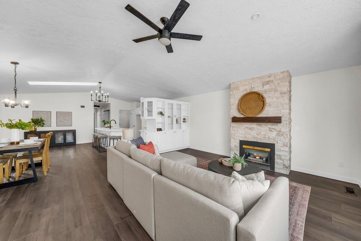 VISTA RIDGE ESTATES - Residential