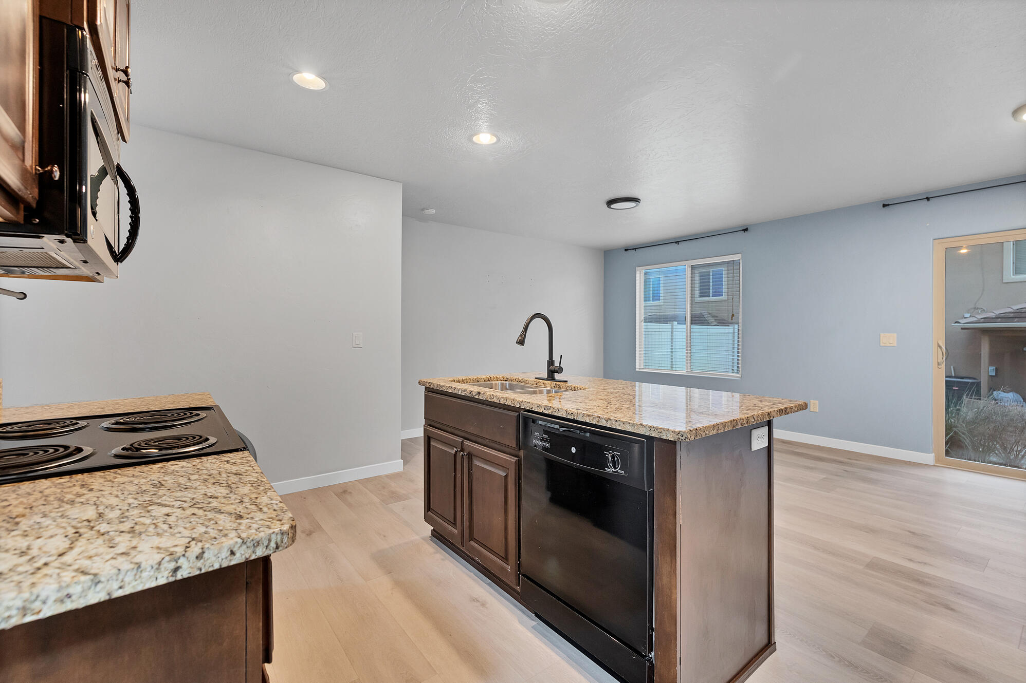 BLUFF VIEW TOWNHOMES - Residential