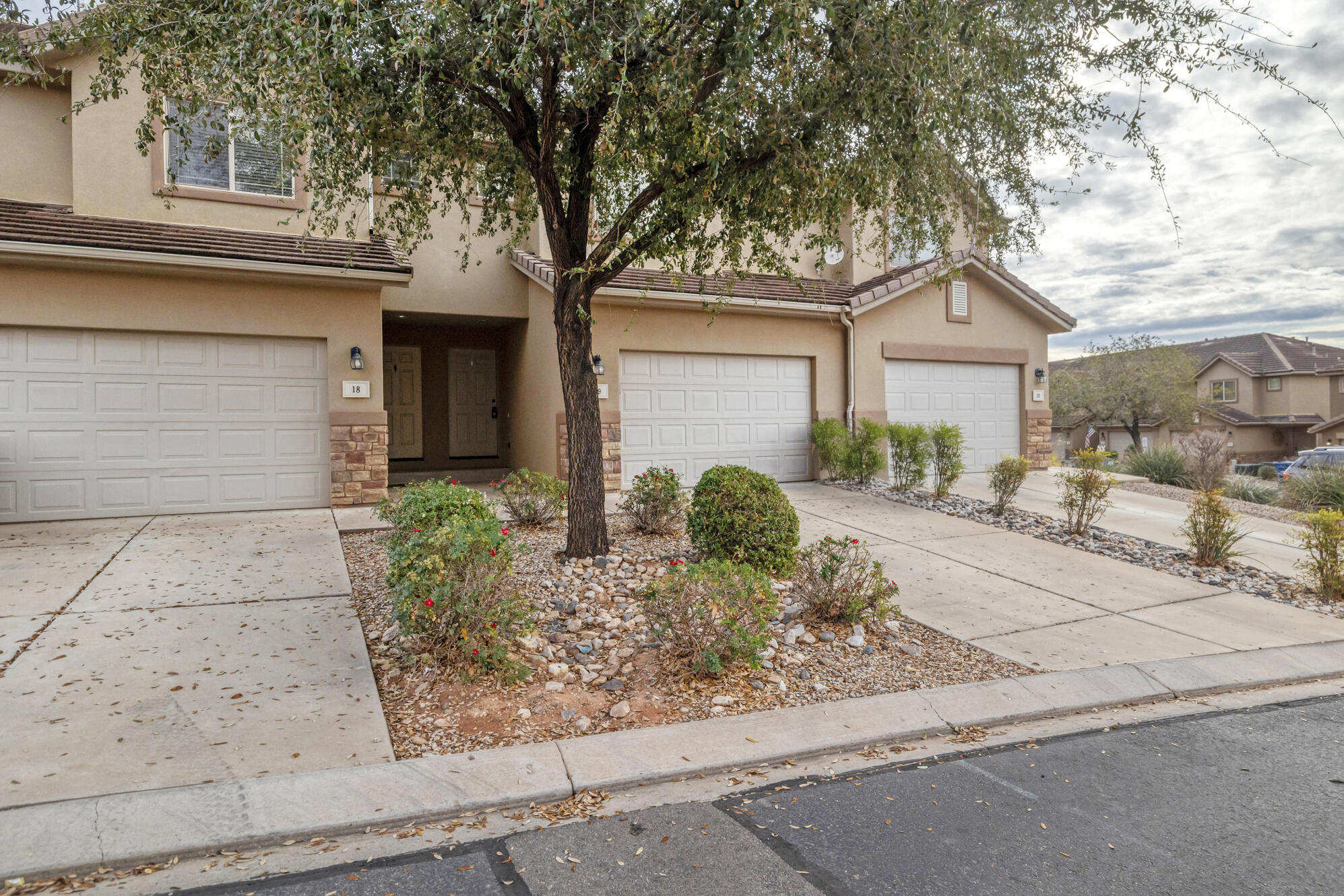 BLUFF VIEW TOWNHOMES - Residential