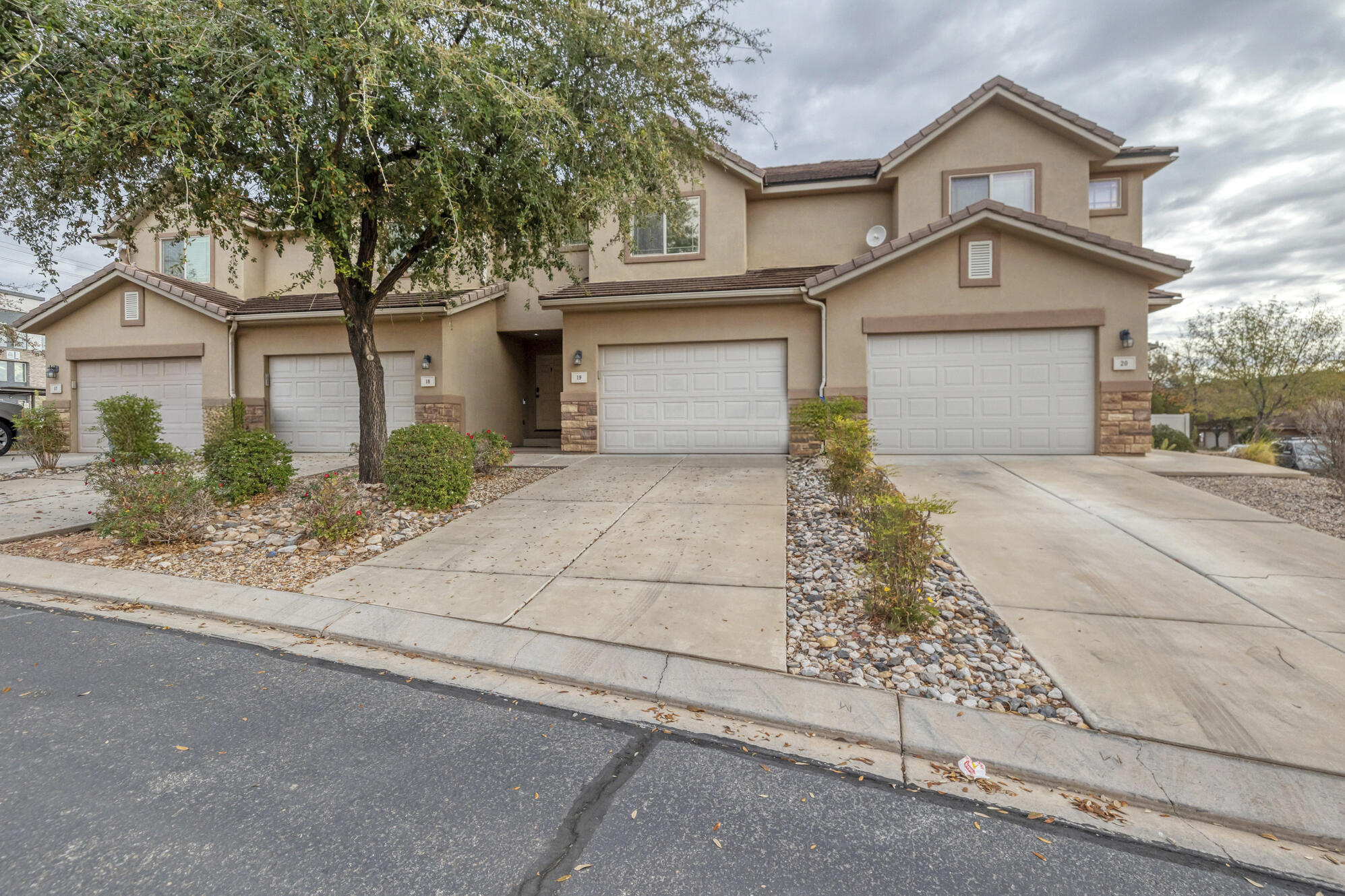 BLUFF VIEW TOWNHOMES - Residential