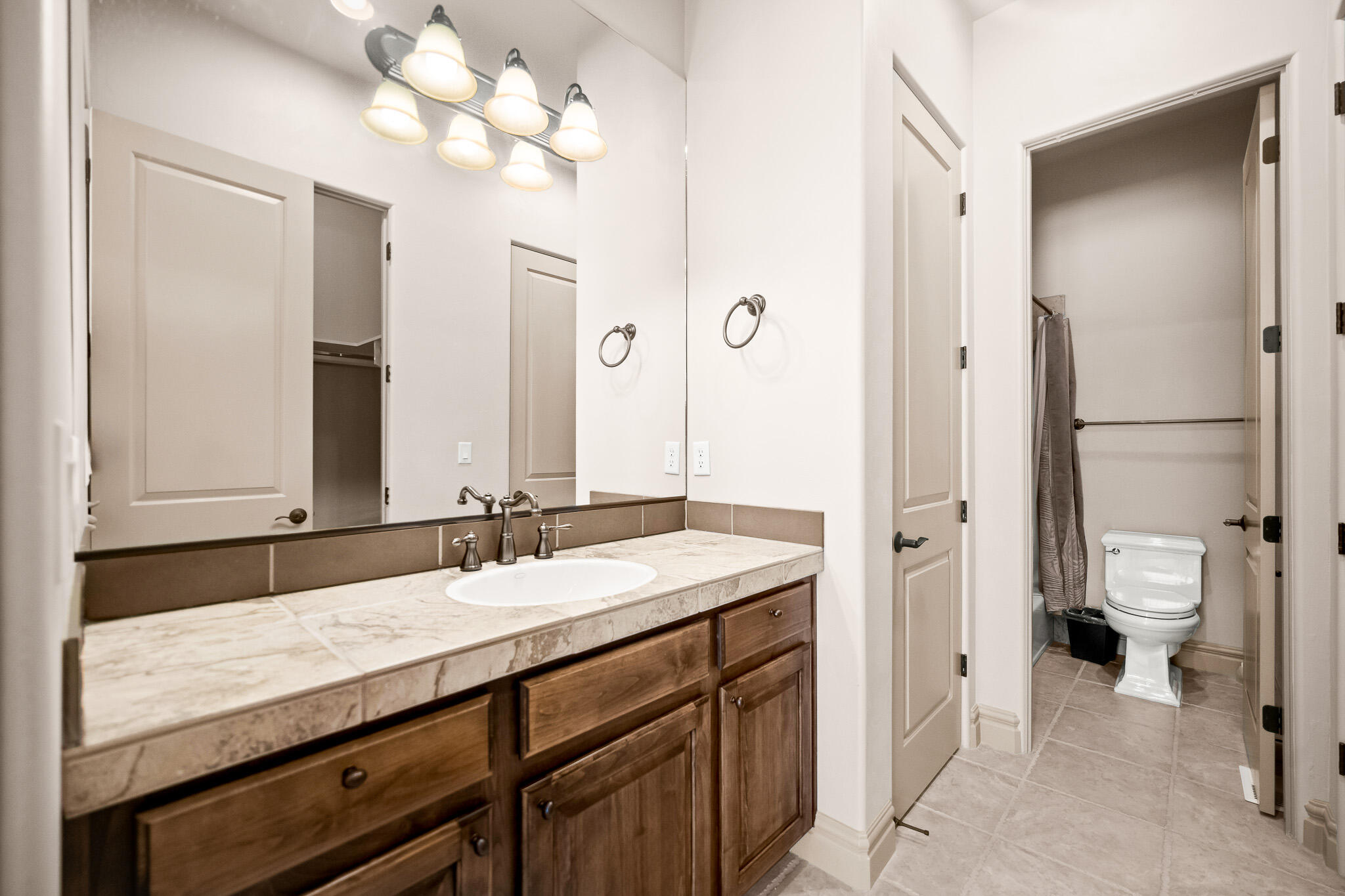 BRIDGEWATER TOWNHOMES AT SUNBROOK - Residential