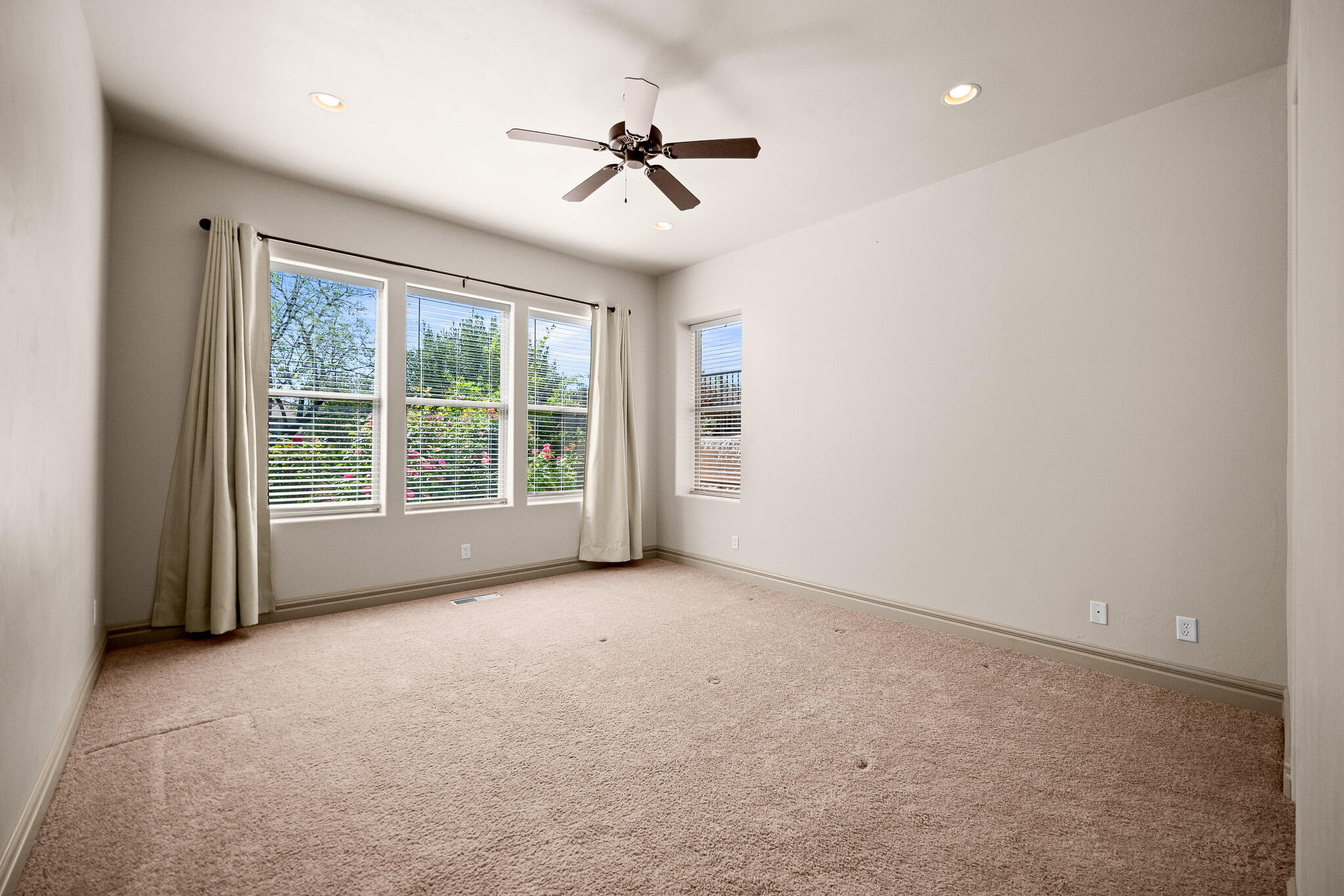 BRIDGEWATER TOWNHOMES AT SUNBROOK - Residential