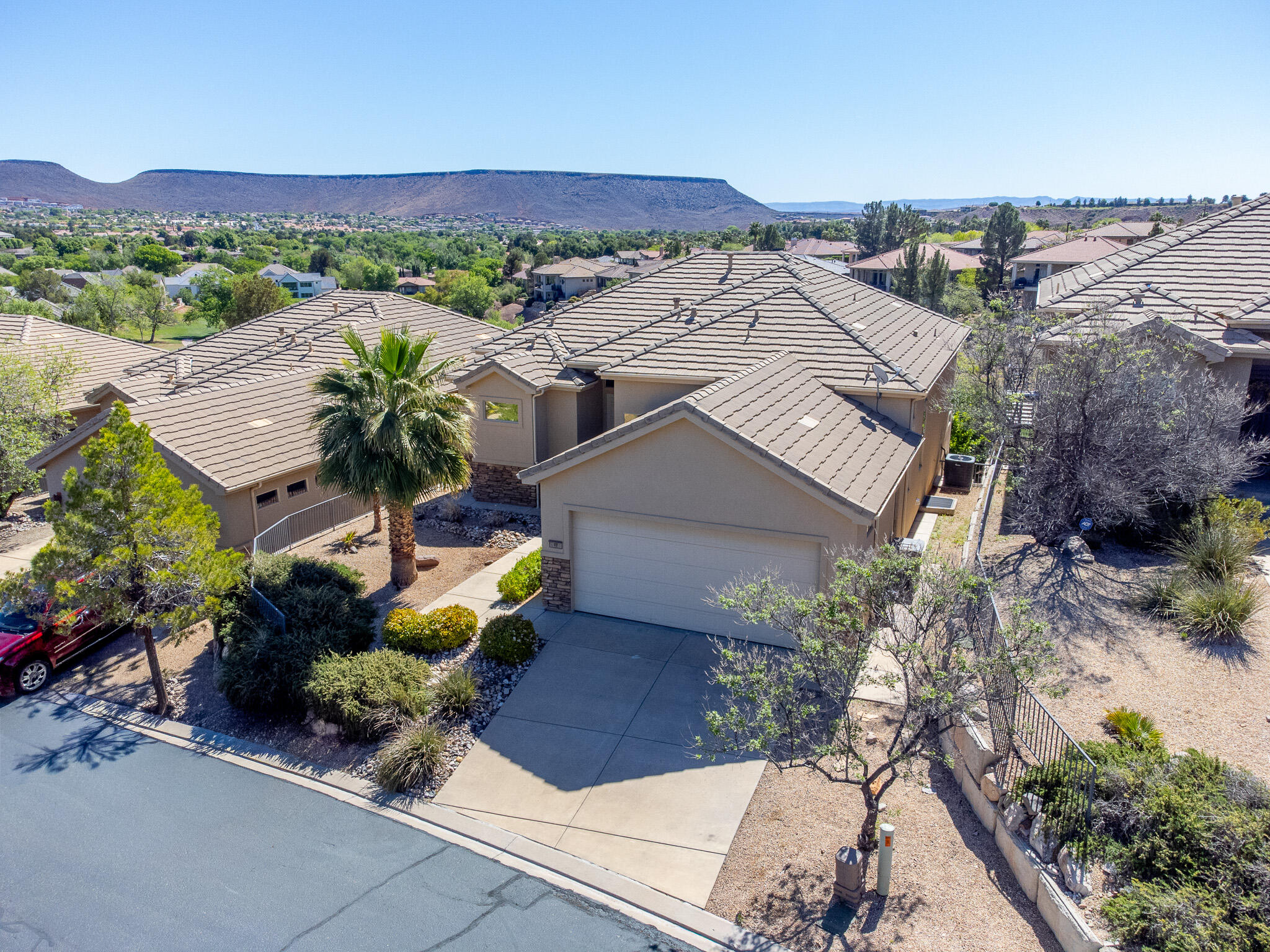 BRIDGEWATER TOWNHOMES AT SUNBROOK - Residential