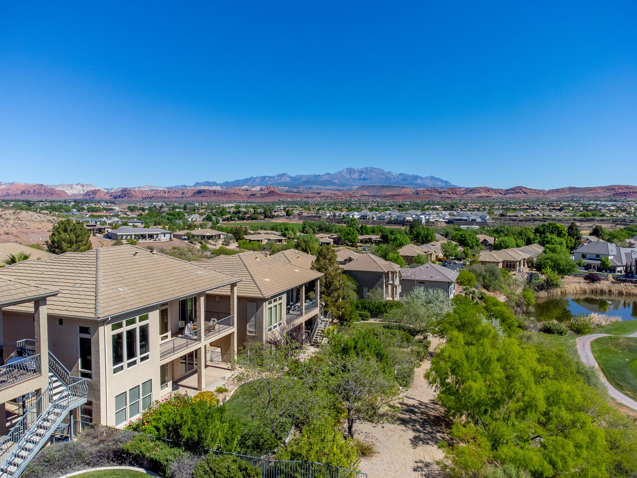 BRIDGEWATER TOWNHOMES AT SUNBROOK - Residential