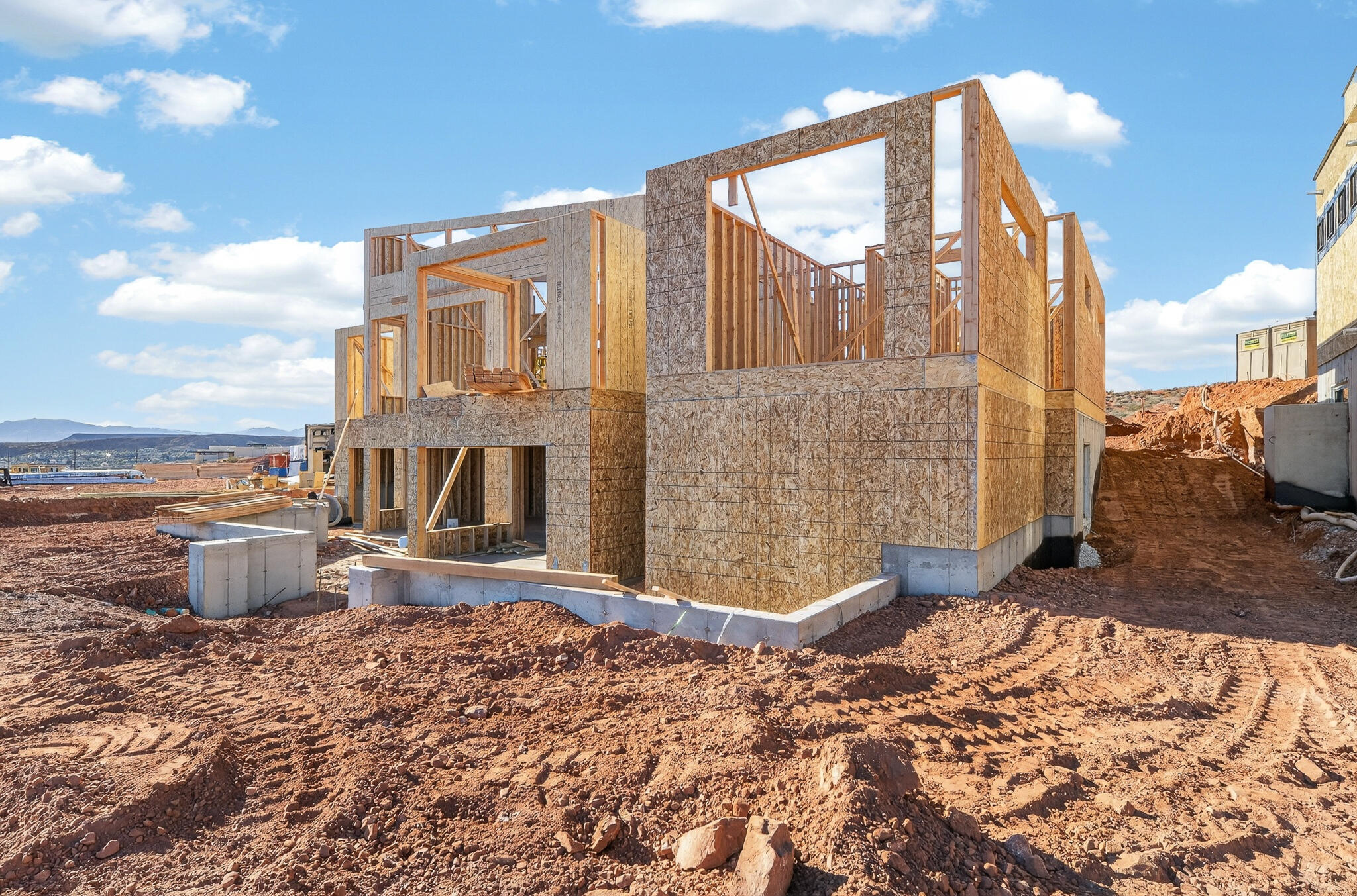 SOLENTE VILLAGE - Residential