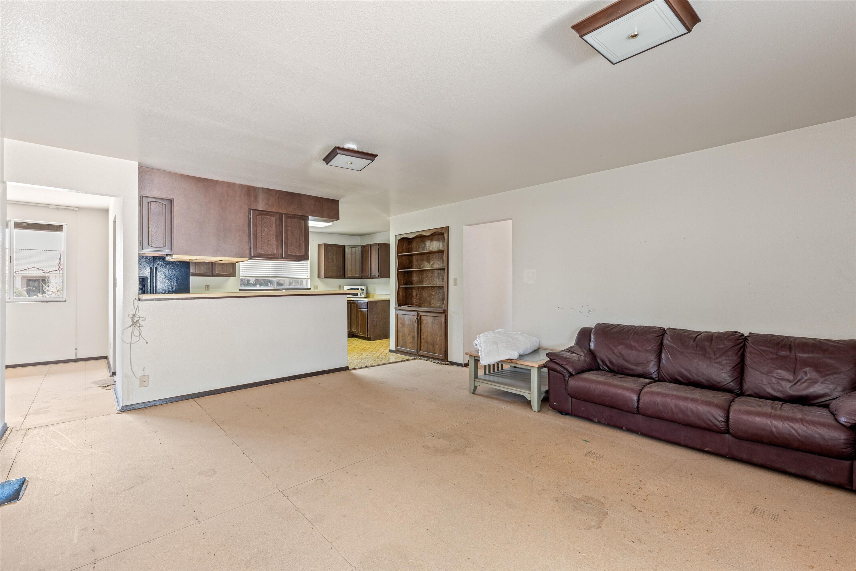 BLOOMINGTON COUNTRY CLUB - Residential