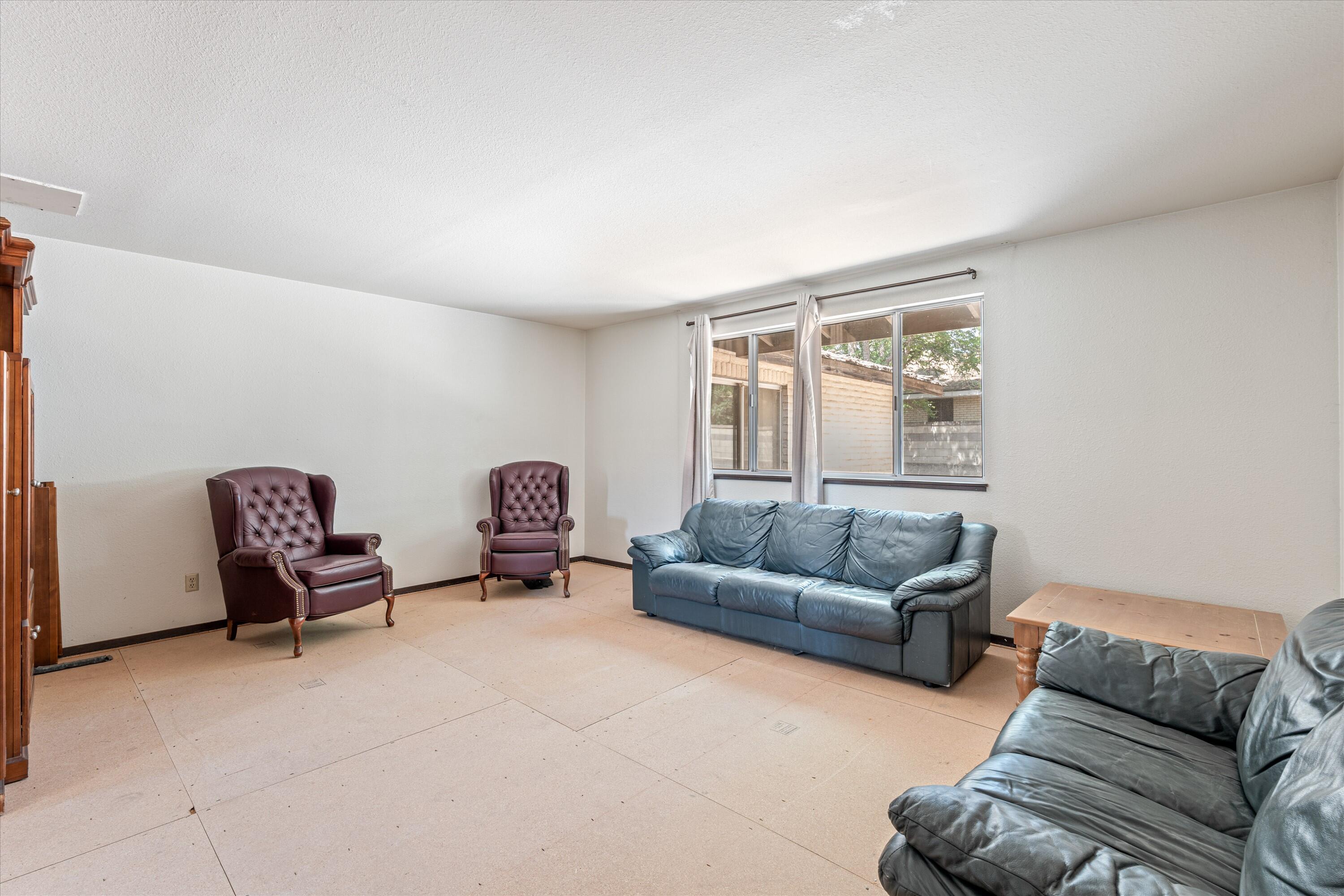 BLOOMINGTON COUNTRY CLUB - Residential