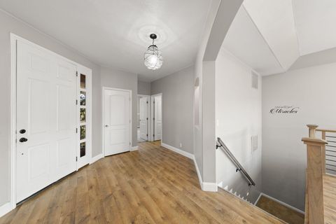 Tiny photo for 2274 S Mountain View CIR, Saint George, UT 84790 (MLS # 25-267763)