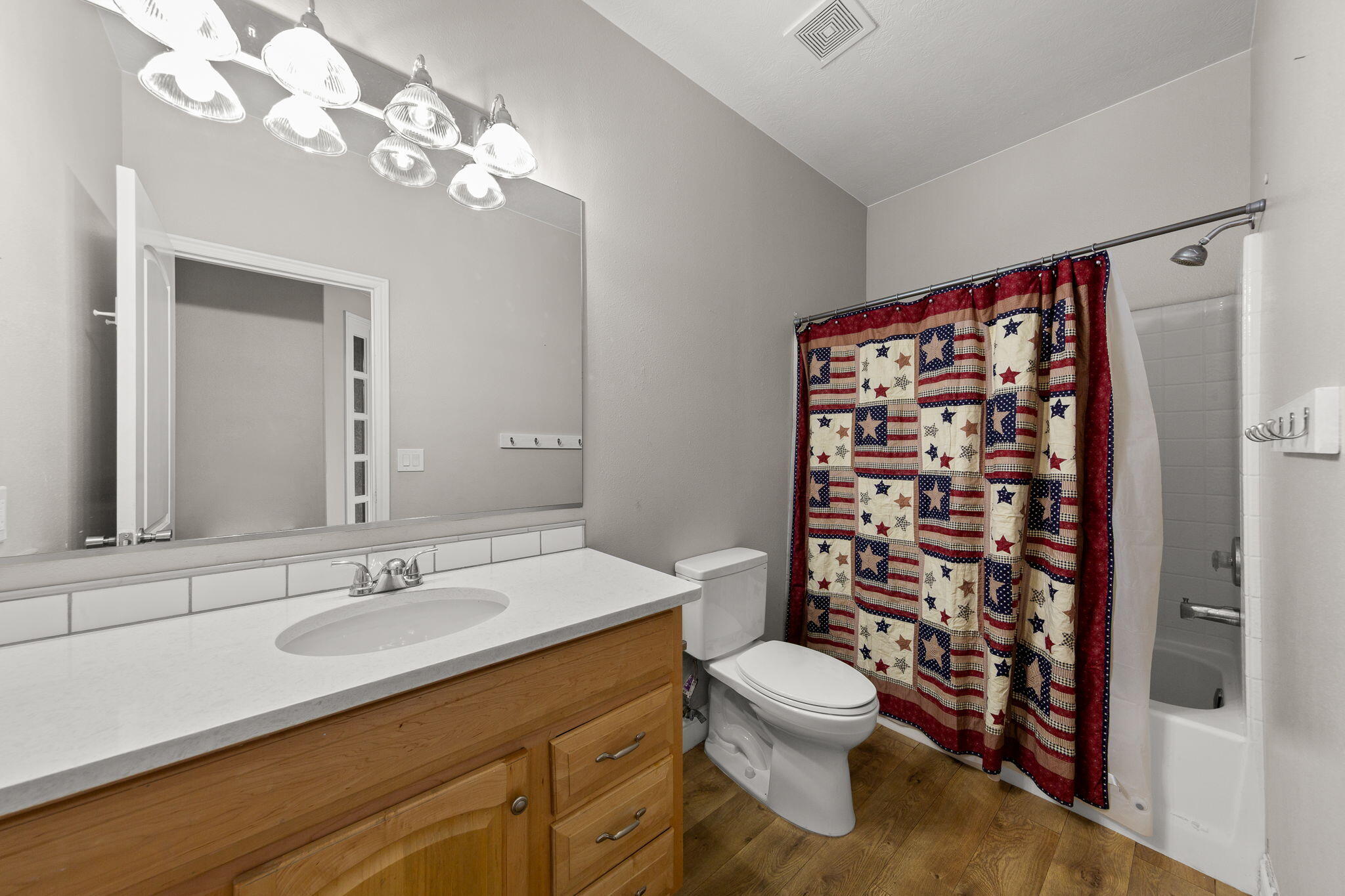 BLOOMINGTON HILLS - Residential