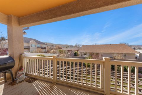 Tiny photo for 2274 S Mountain View CIR, Saint George, UT 84790 (MLS # 25-267763)