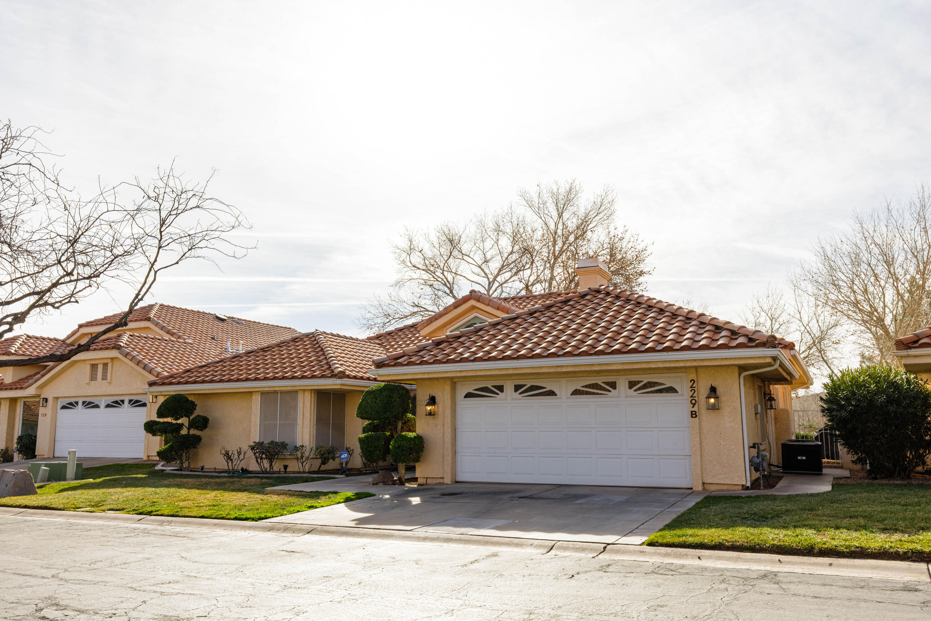 RIVERWOOD TOWNHOMES - Residential