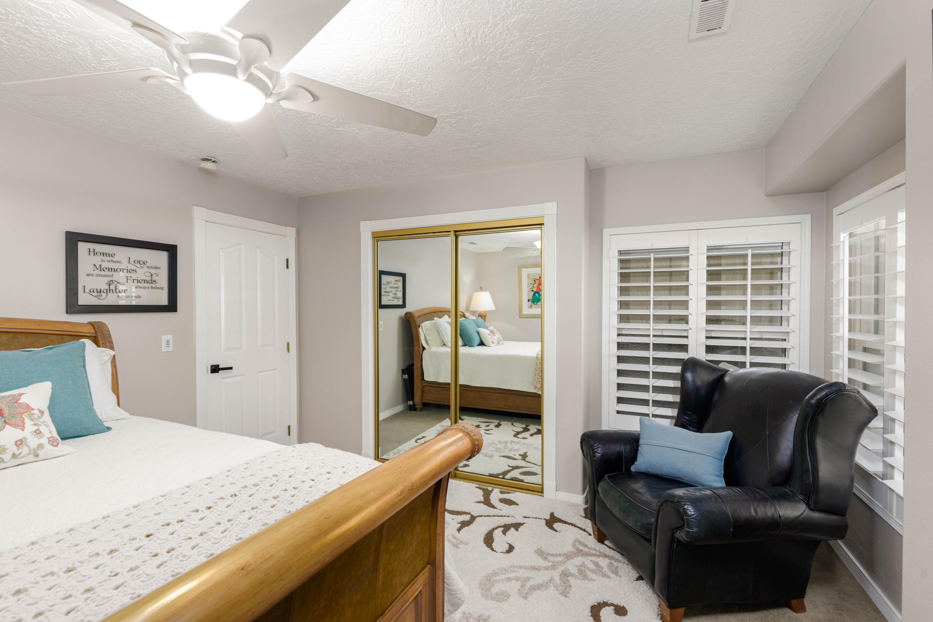 RIVERWOOD TOWNHOMES - Residential