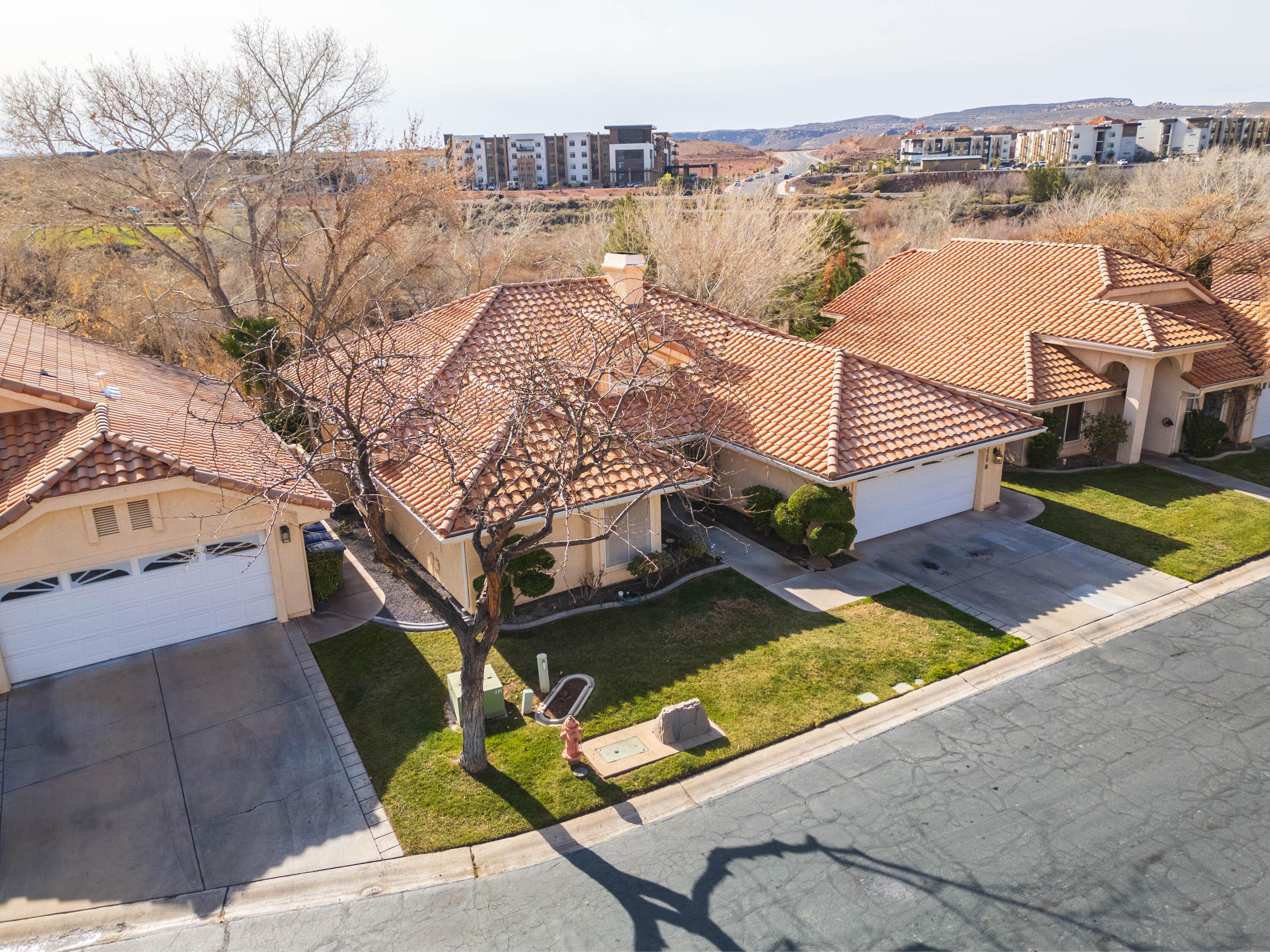 RIVERWOOD TOWNHOMES - Residential