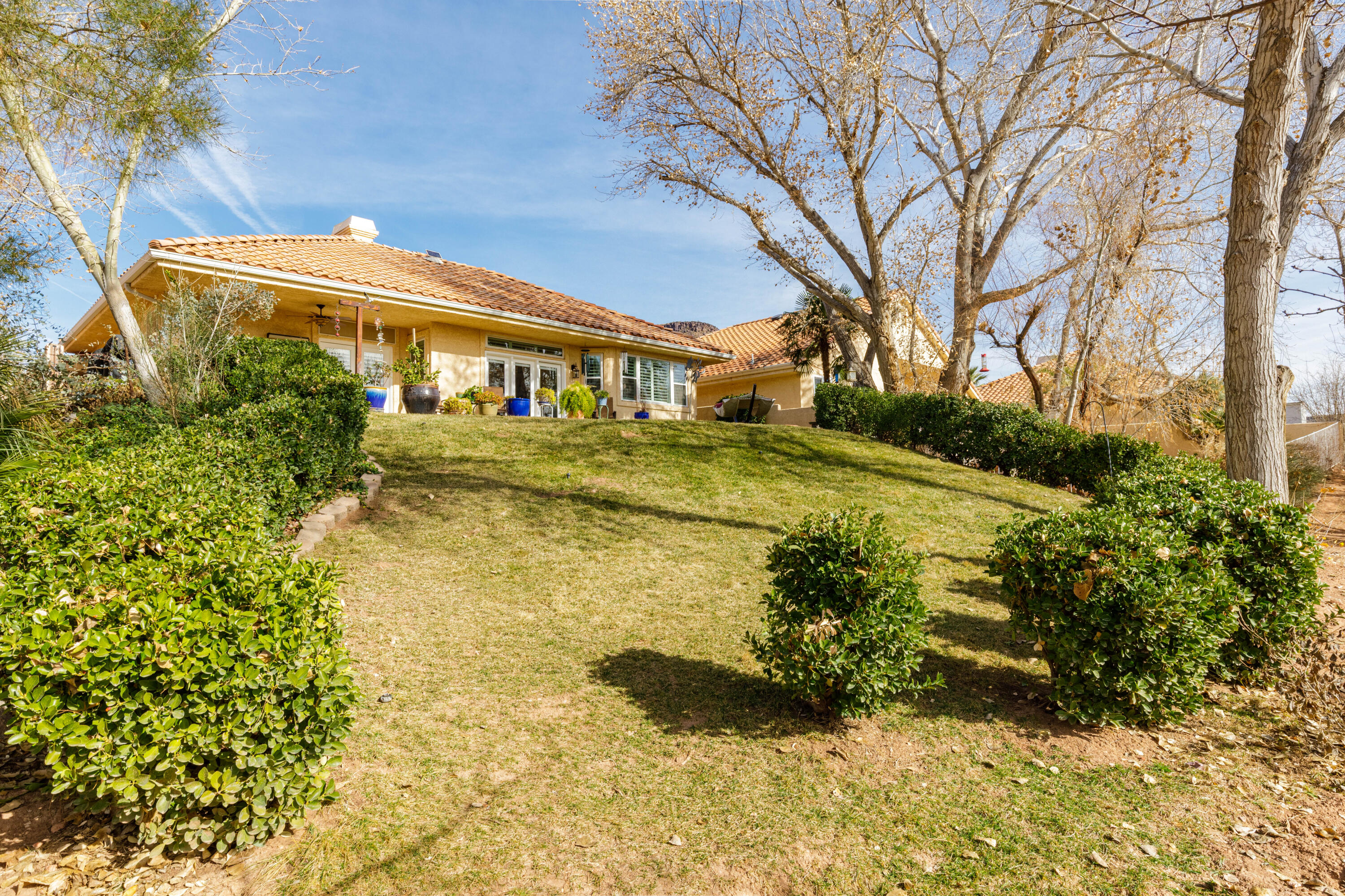 RIVERWOOD TOWNHOMES - Residential