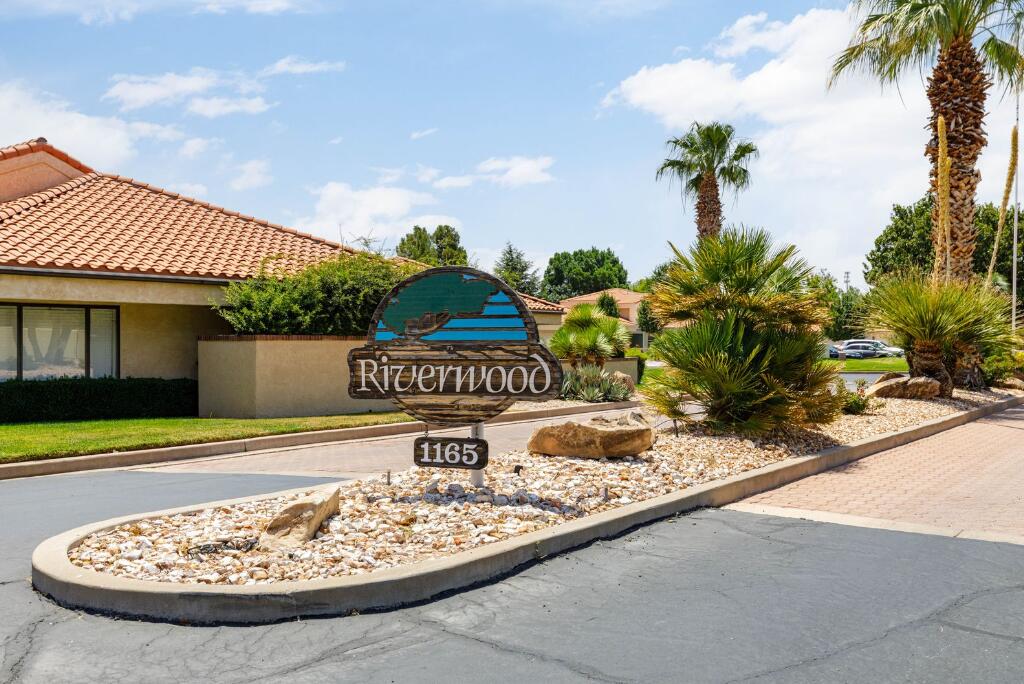 RIVERWOOD TOWNHOMES - Residential