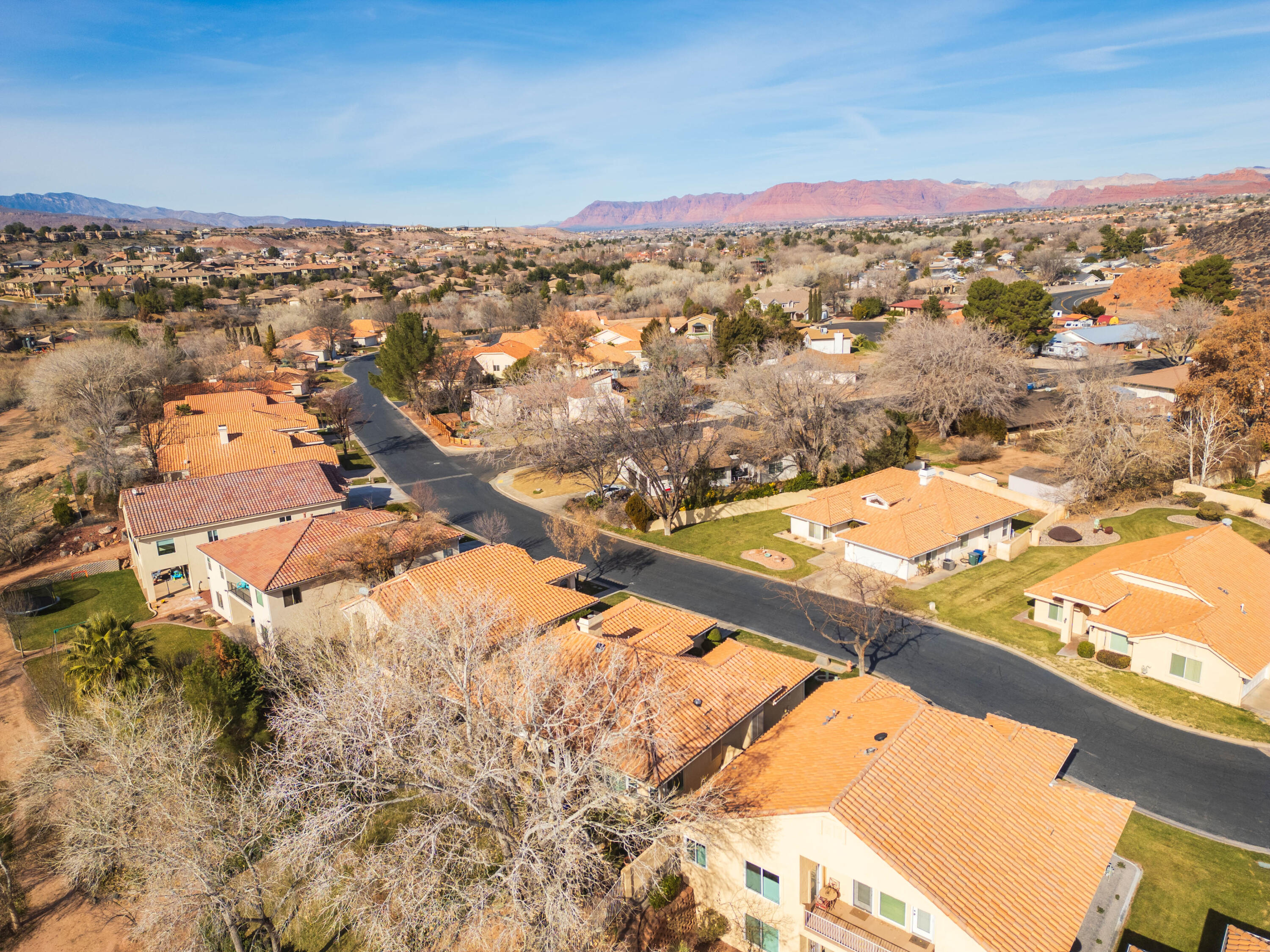 RIVERWOOD TOWNHOMES - Residential