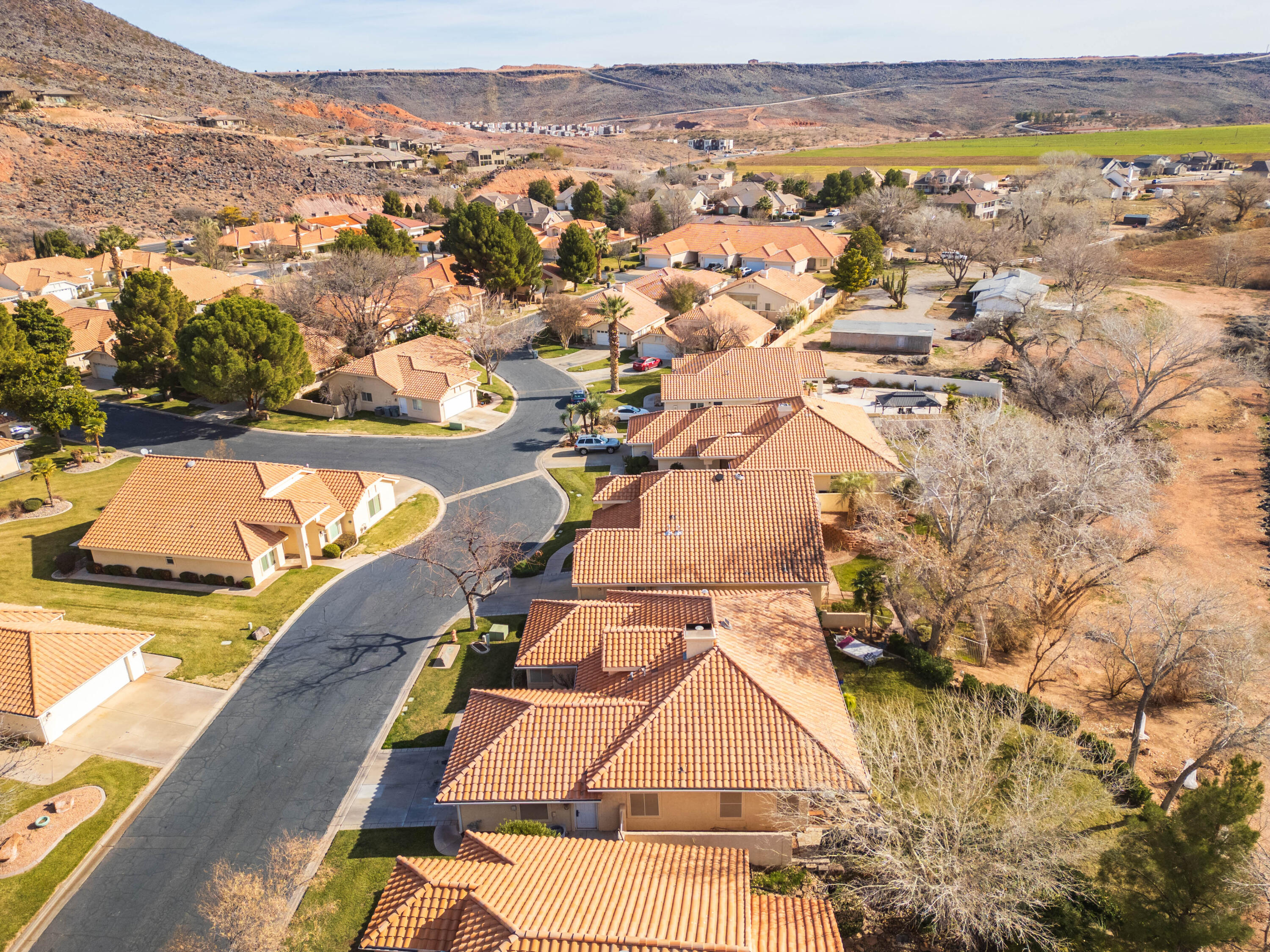 RIVERWOOD TOWNHOMES - Residential
