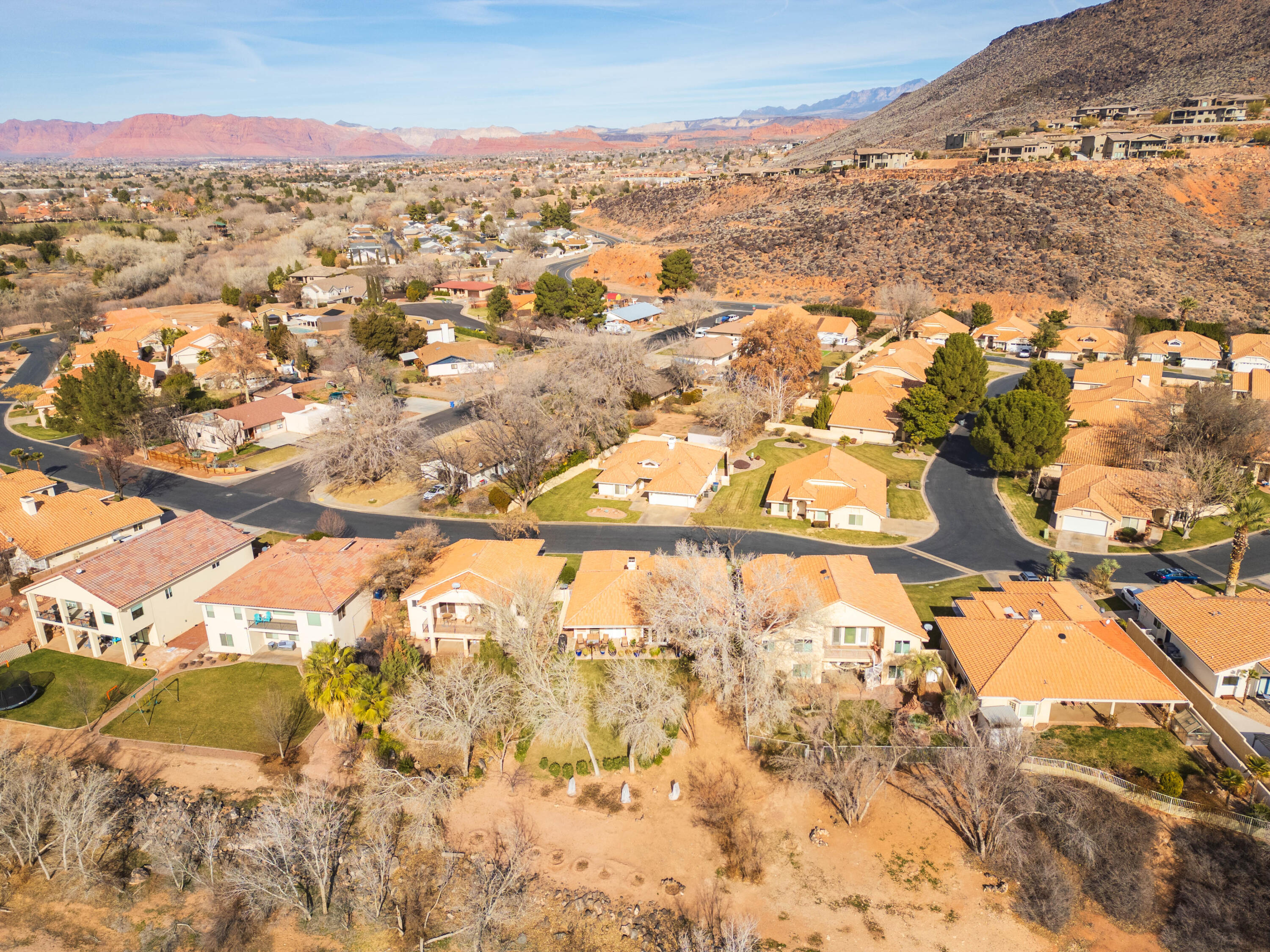 RIVERWOOD TOWNHOMES - Residential