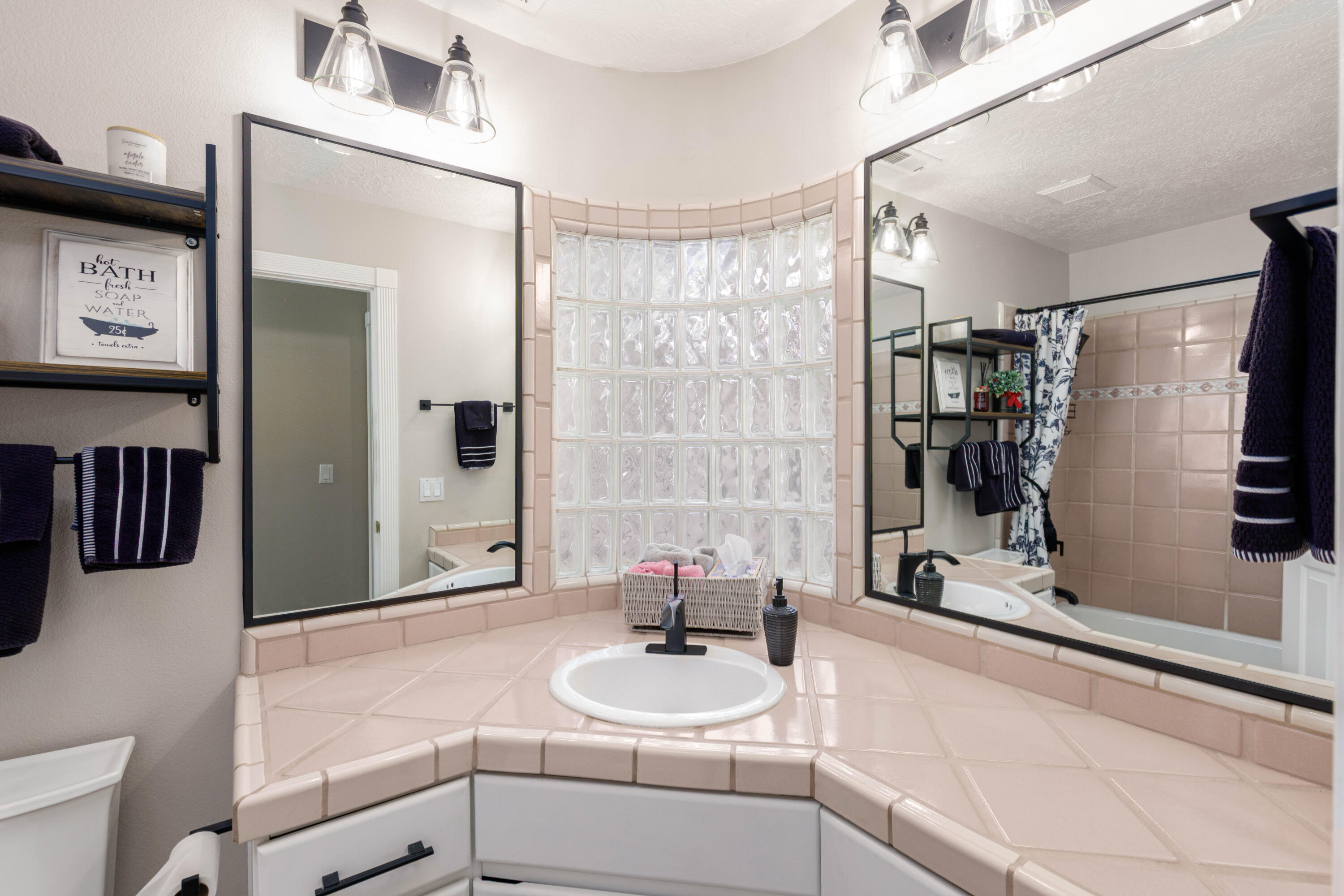 RIVERWOOD TOWNHOMES - Residential