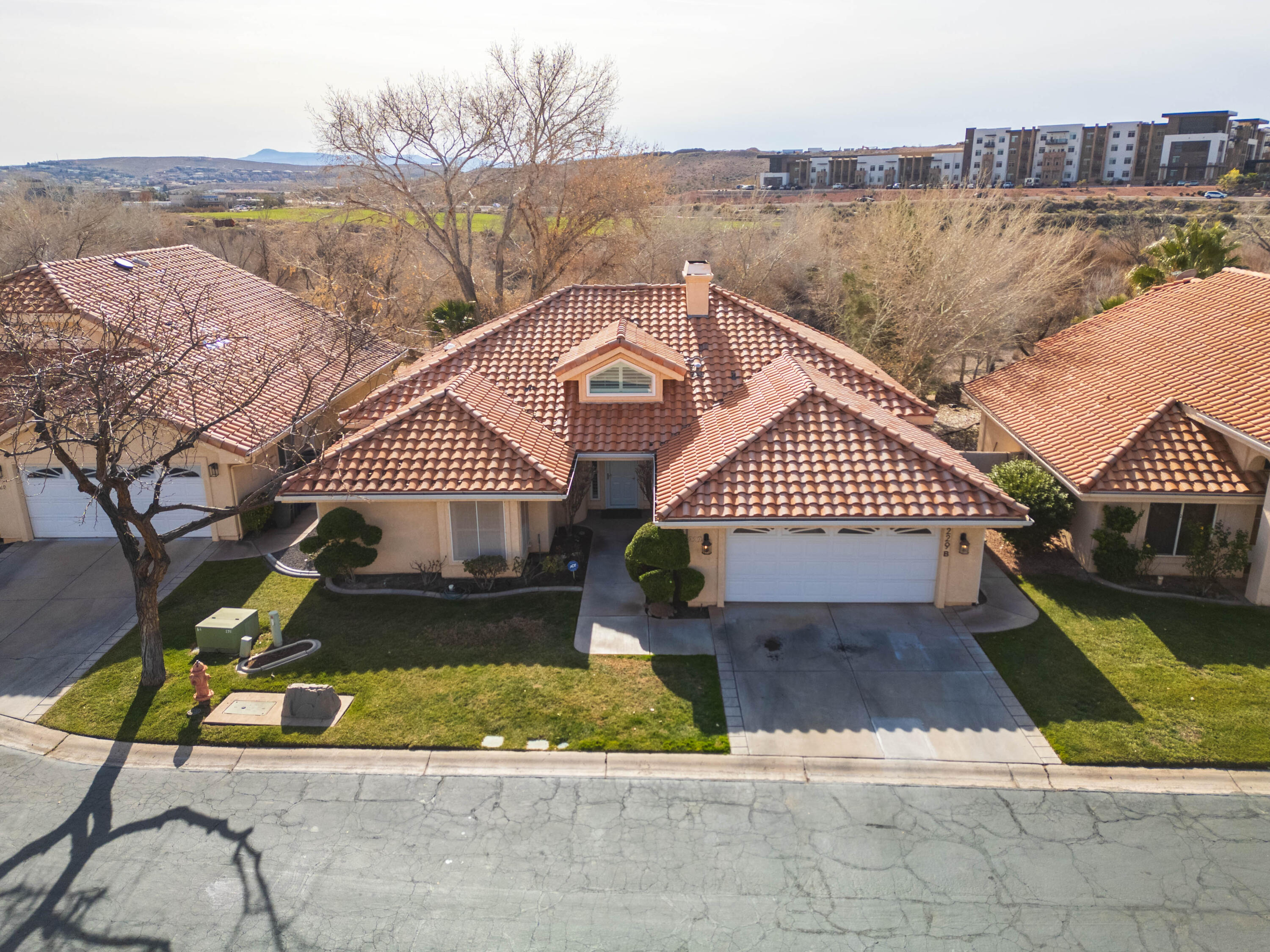 RIVERWOOD TOWNHOMES - Residential