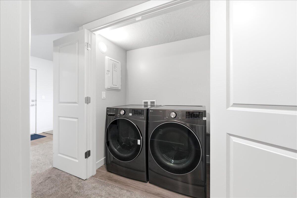 RED VISTA CONDO - Residential