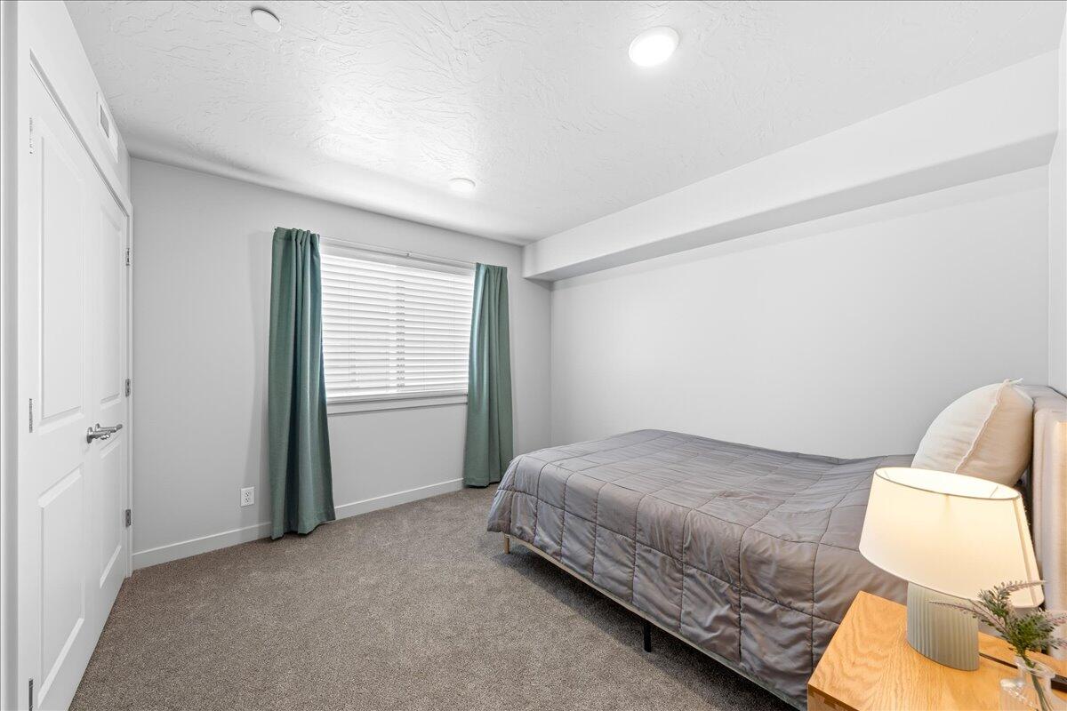 RED VISTA CONDO - Residential