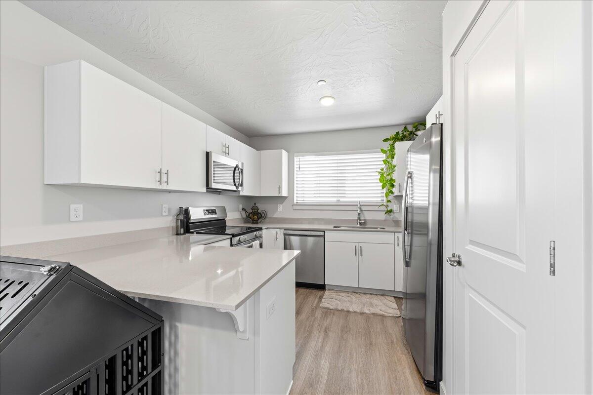 RED VISTA CONDO - Residential