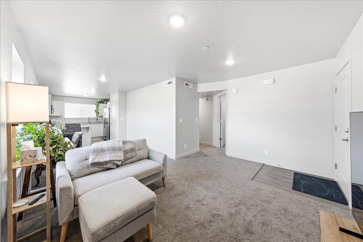 RED VISTA CONDO - Residential