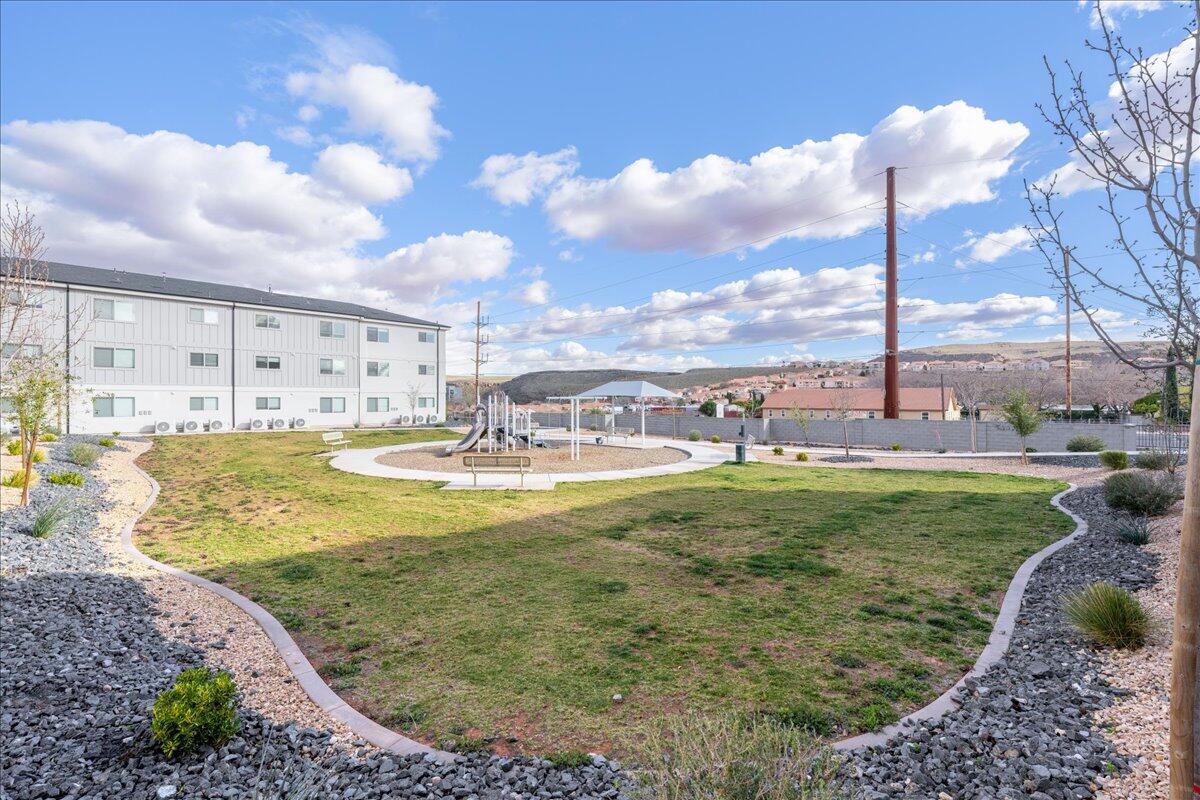 RED VISTA CONDO - Residential