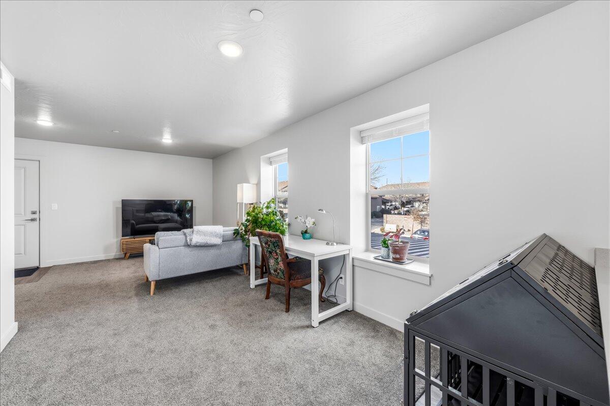 RED VISTA CONDO - Residential