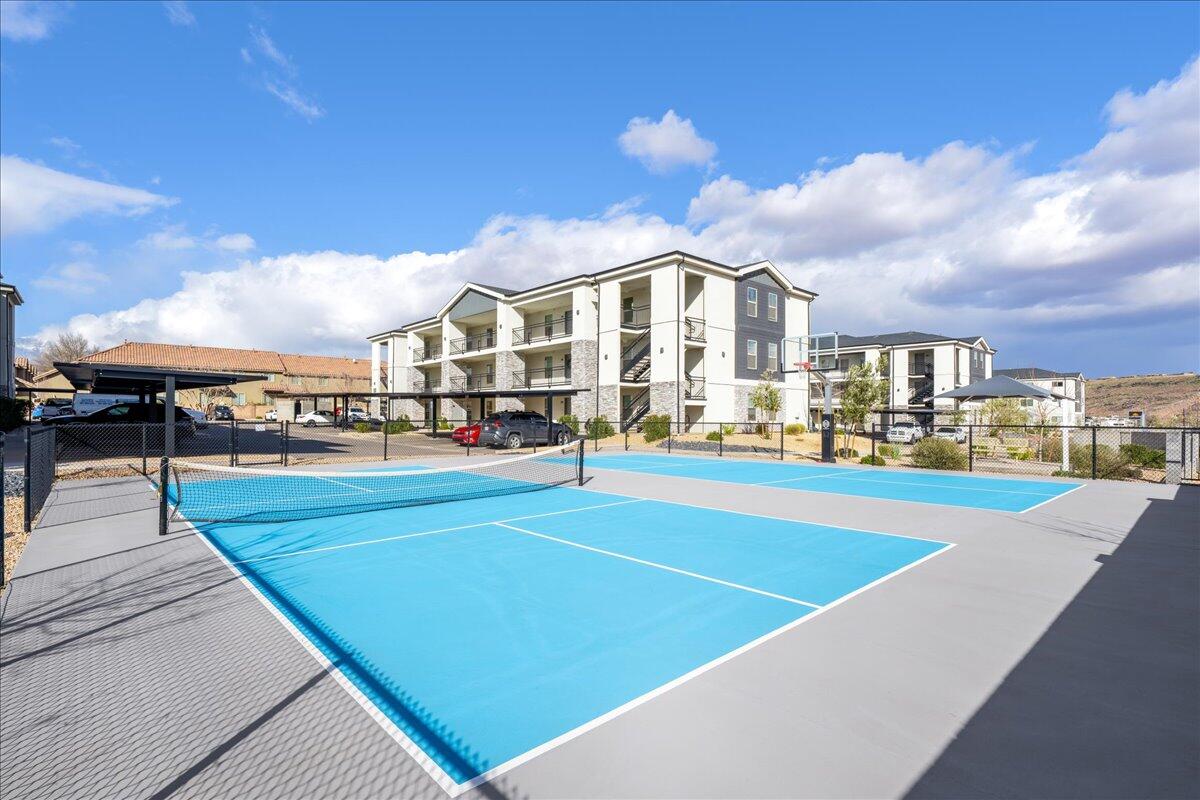 RED VISTA CONDO - Residential